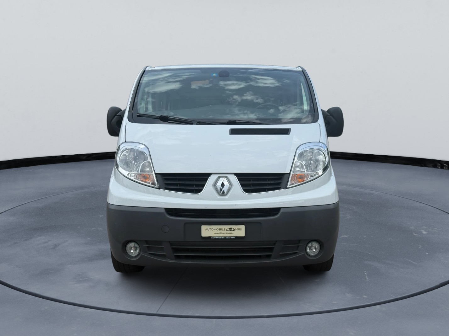 RENAULT Trafic 2.0 dCi Eco 8 Sitzer Grand Passenger Authentique A-image-1