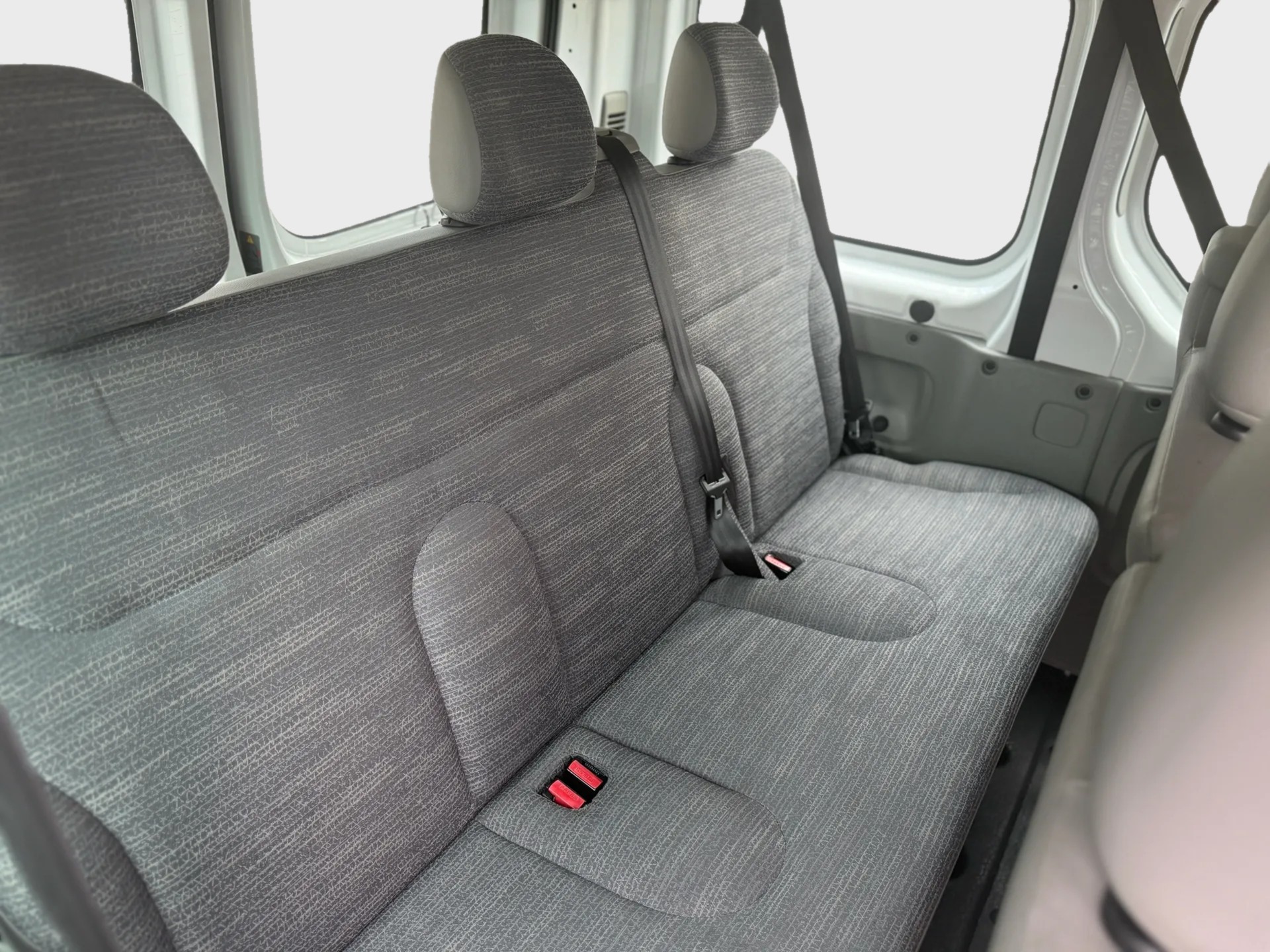 RENAULT Trafic 2.0 dCi Eco 8 Sitzer Grand Passenger Authentique A-image-12