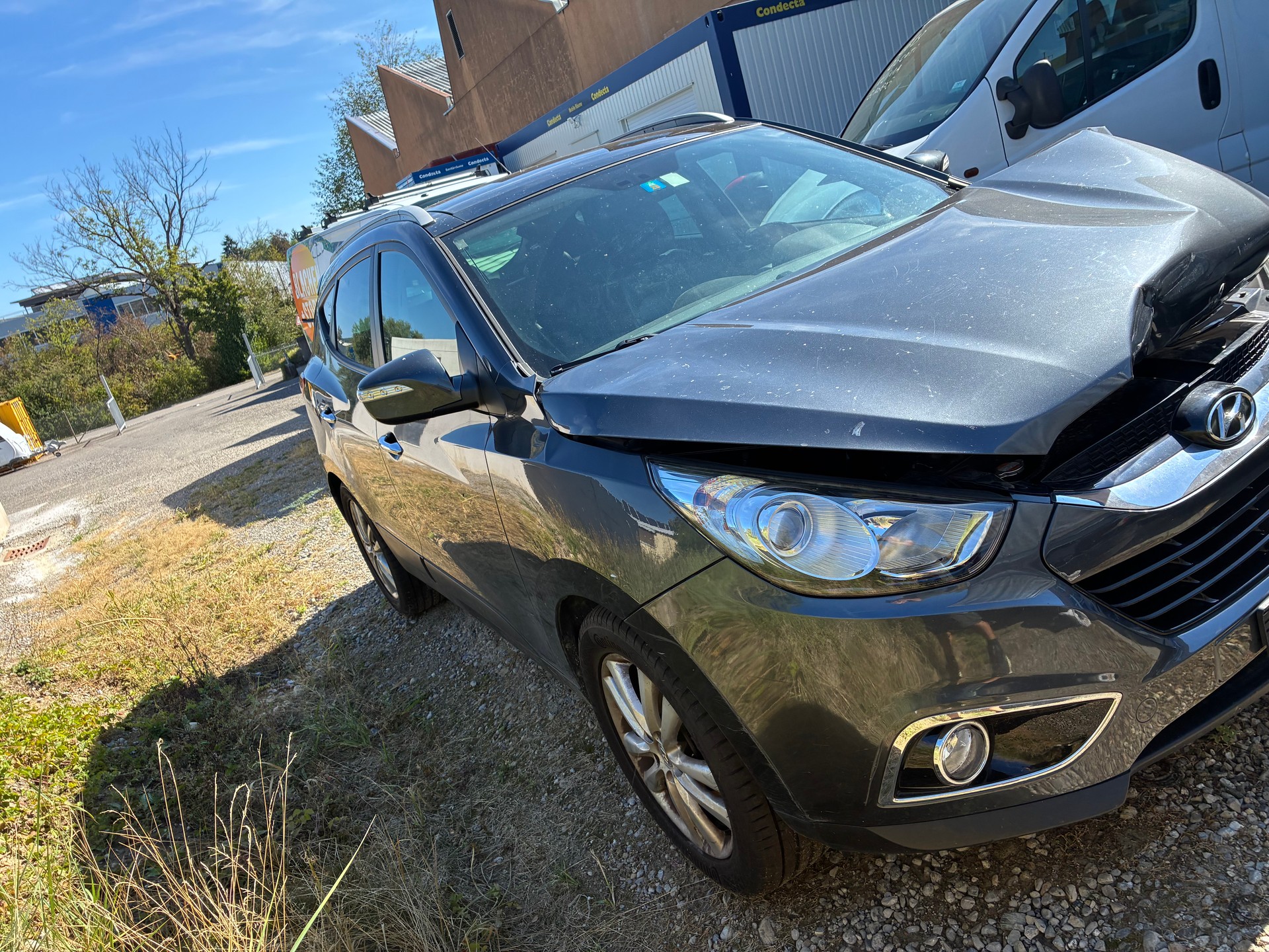 HYUNDAI iX 35 2.0 CRDi Premium 4WD Automatic-image-1