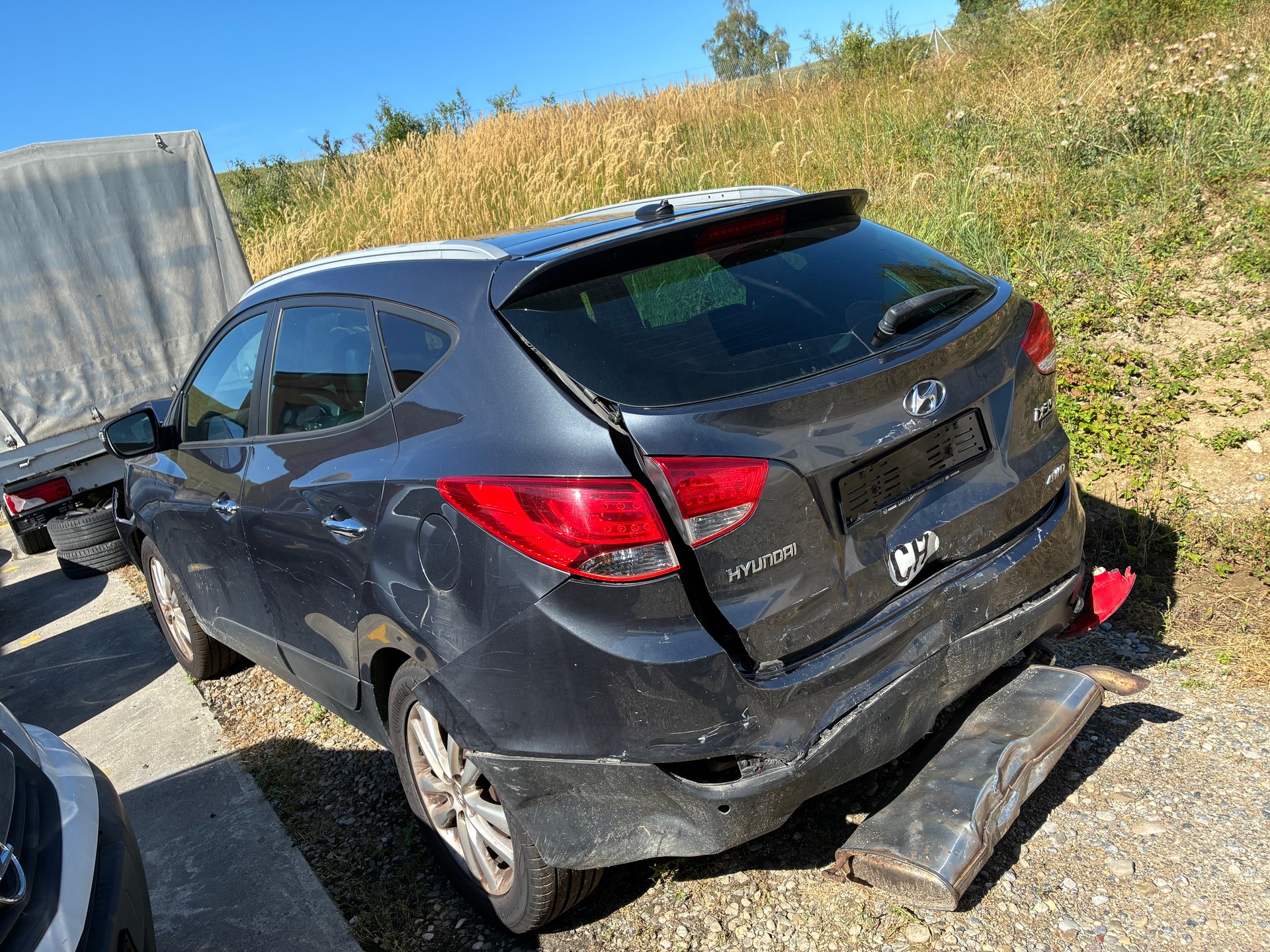 HYUNDAI iX 35 2.0 CRDi Premium 4WD Automatic-image-3