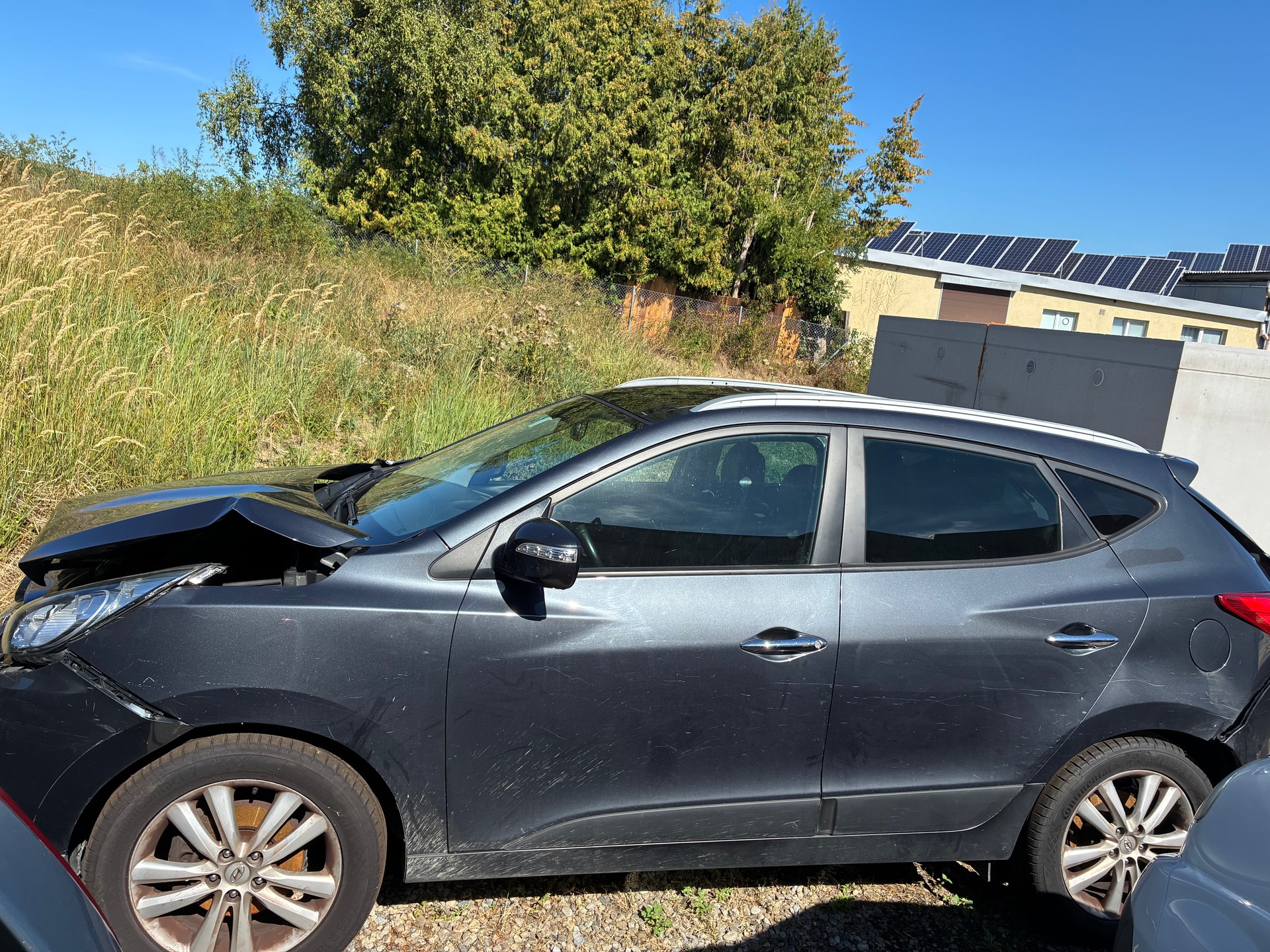 HYUNDAI iX 35 2.0 CRDi Premium 4WD Automatic-image-2