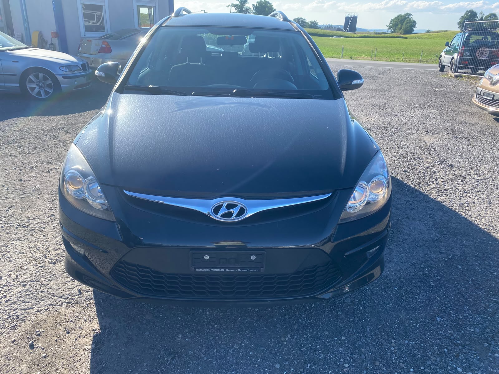 HYUNDAI i30 Wagon 1.6 Swiss Plus Edition-image-2