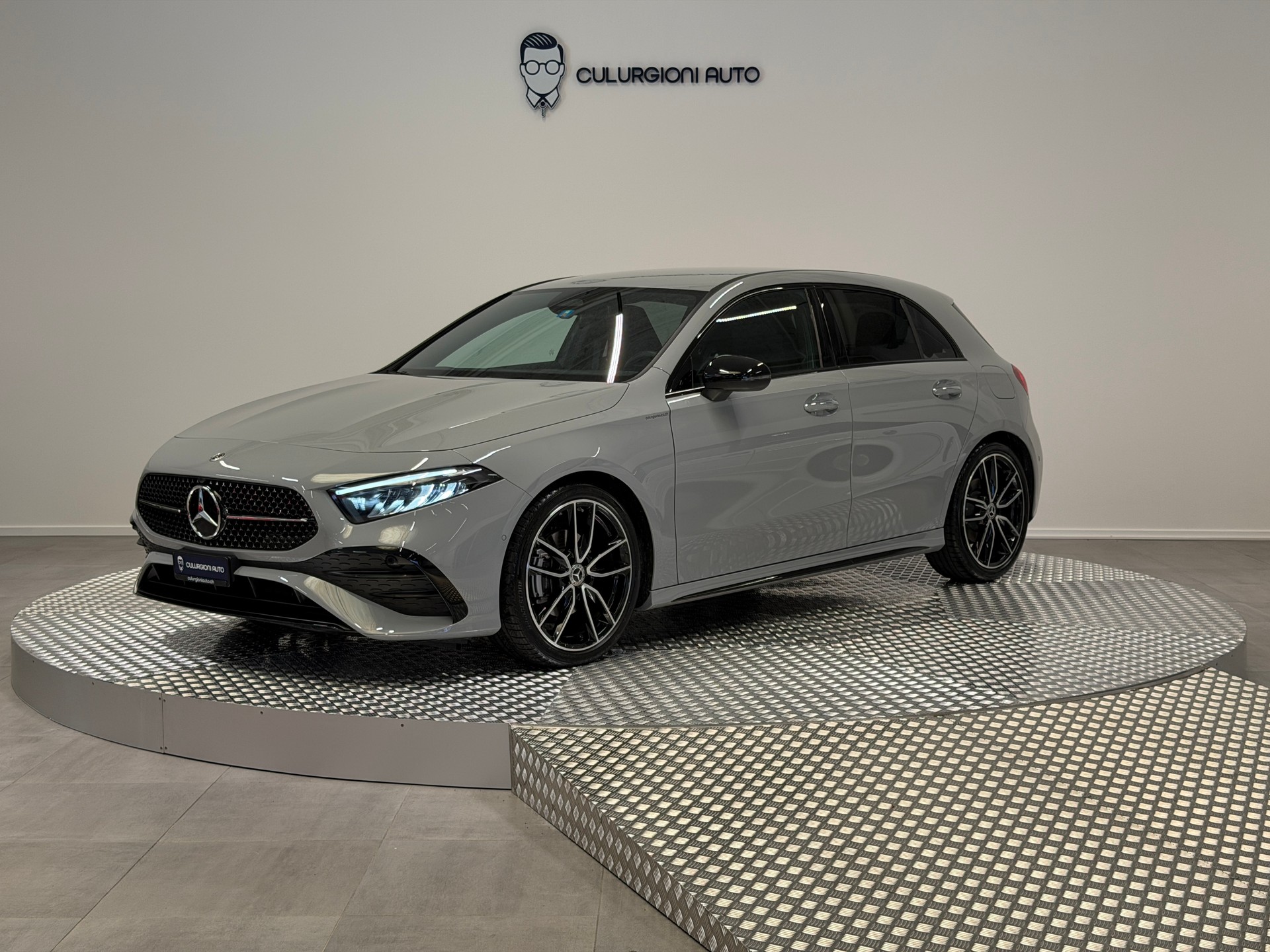 MERCEDES-BENZ A 200 Night Star 7G-DCT