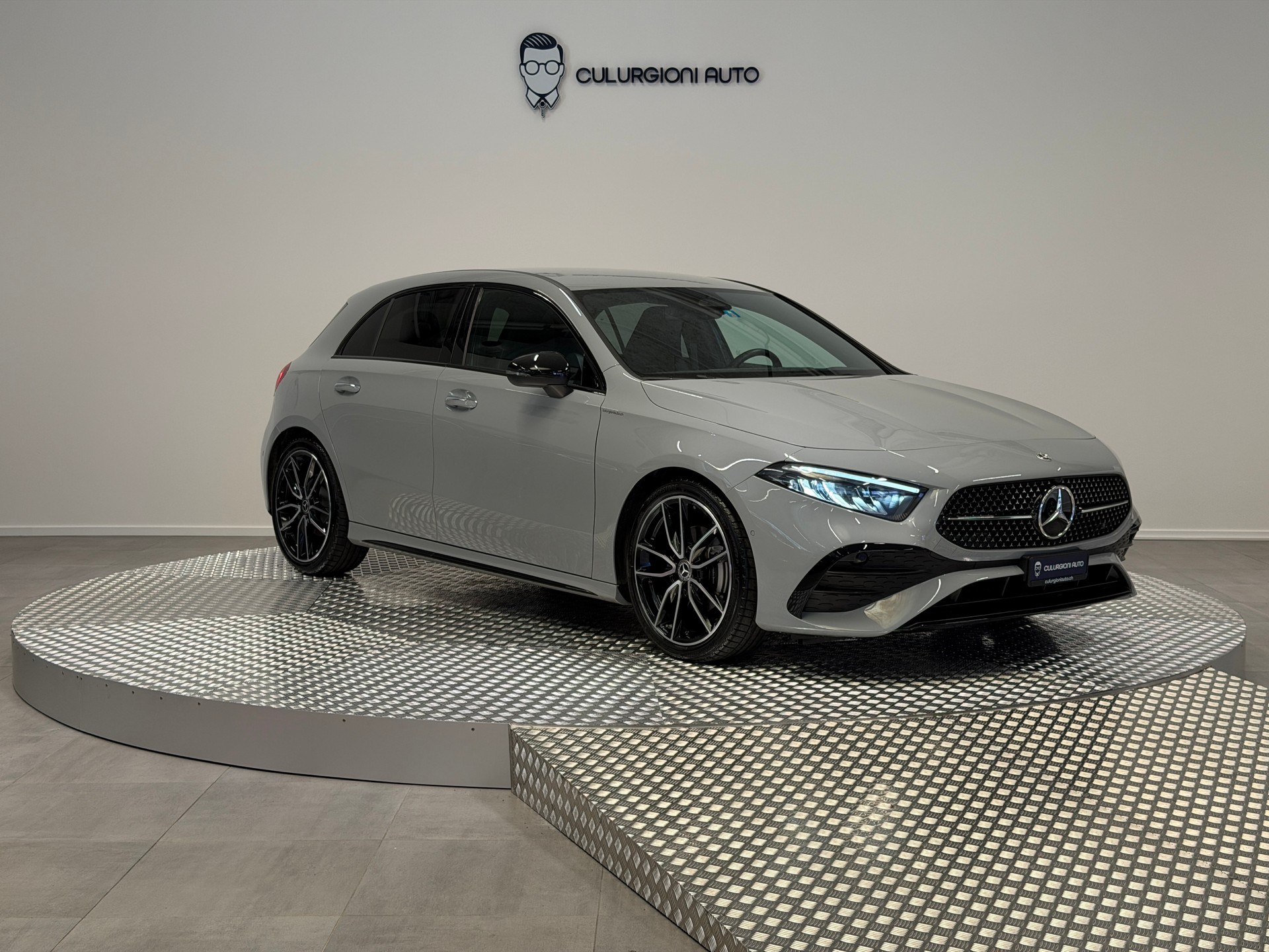 MERCEDES-BENZ A 200 Night Star 7G-DCT-image-6