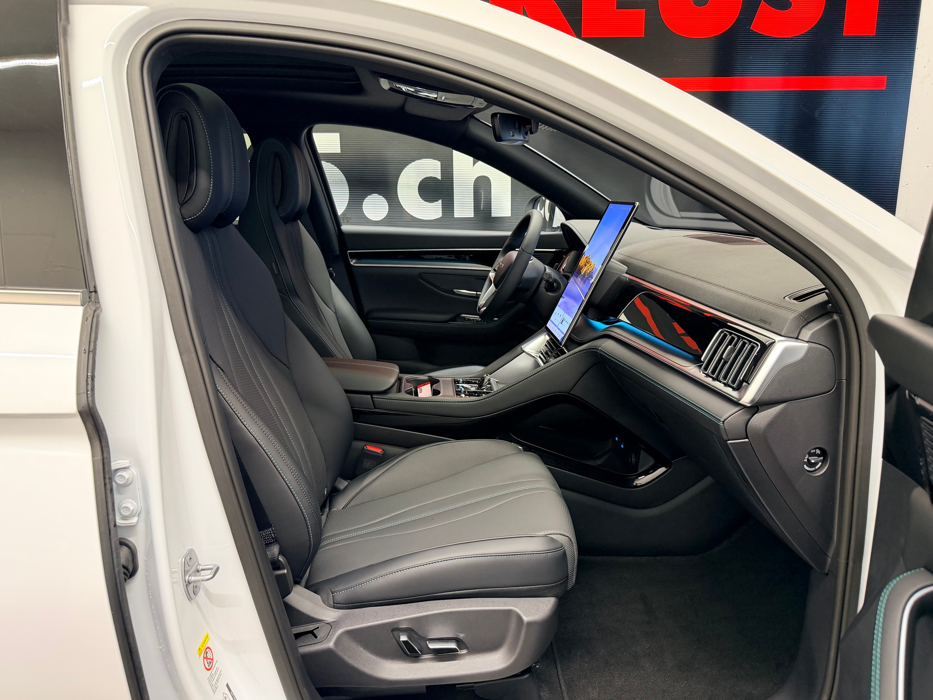 BYD Seal U DM-i Design AWD-image-22