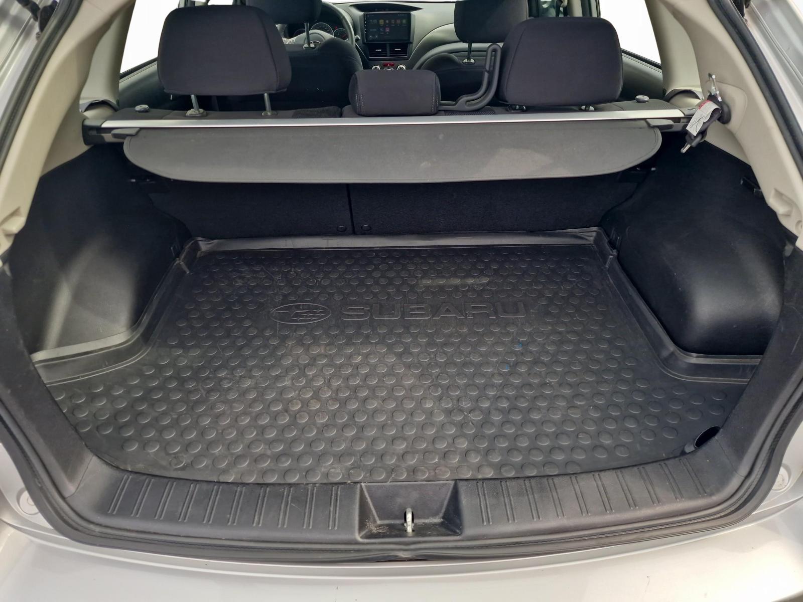 SUBARU Impreza Wagon 2.0 R Swiss Special-image-12