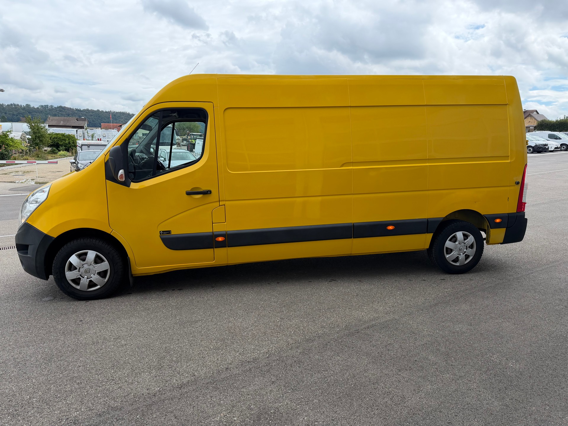 RENAULT Master T35 2.3dCi 130 L3H2-image-3