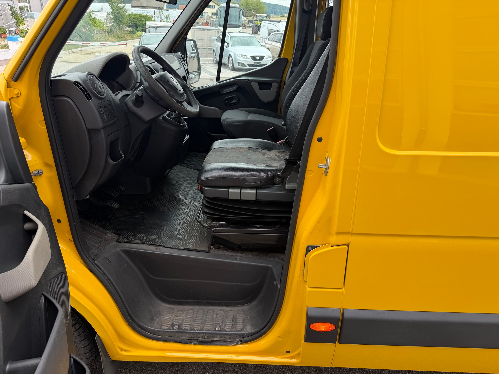 RENAULT Master T35 2.3dCi 130 L3H2-image-4