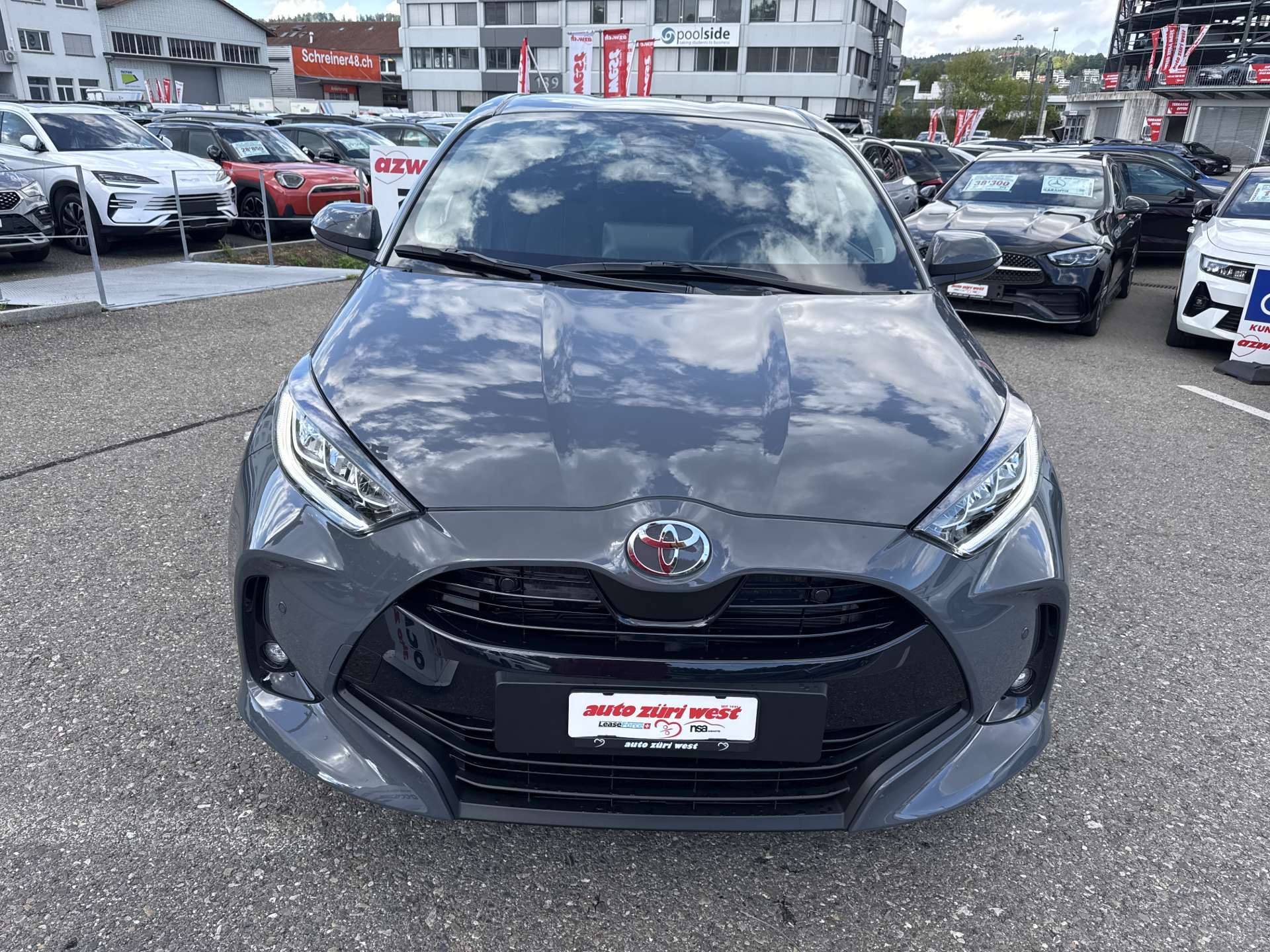 TOYOTA Yaris 1.5 Active Plus+ e-CVT Automat-image-13