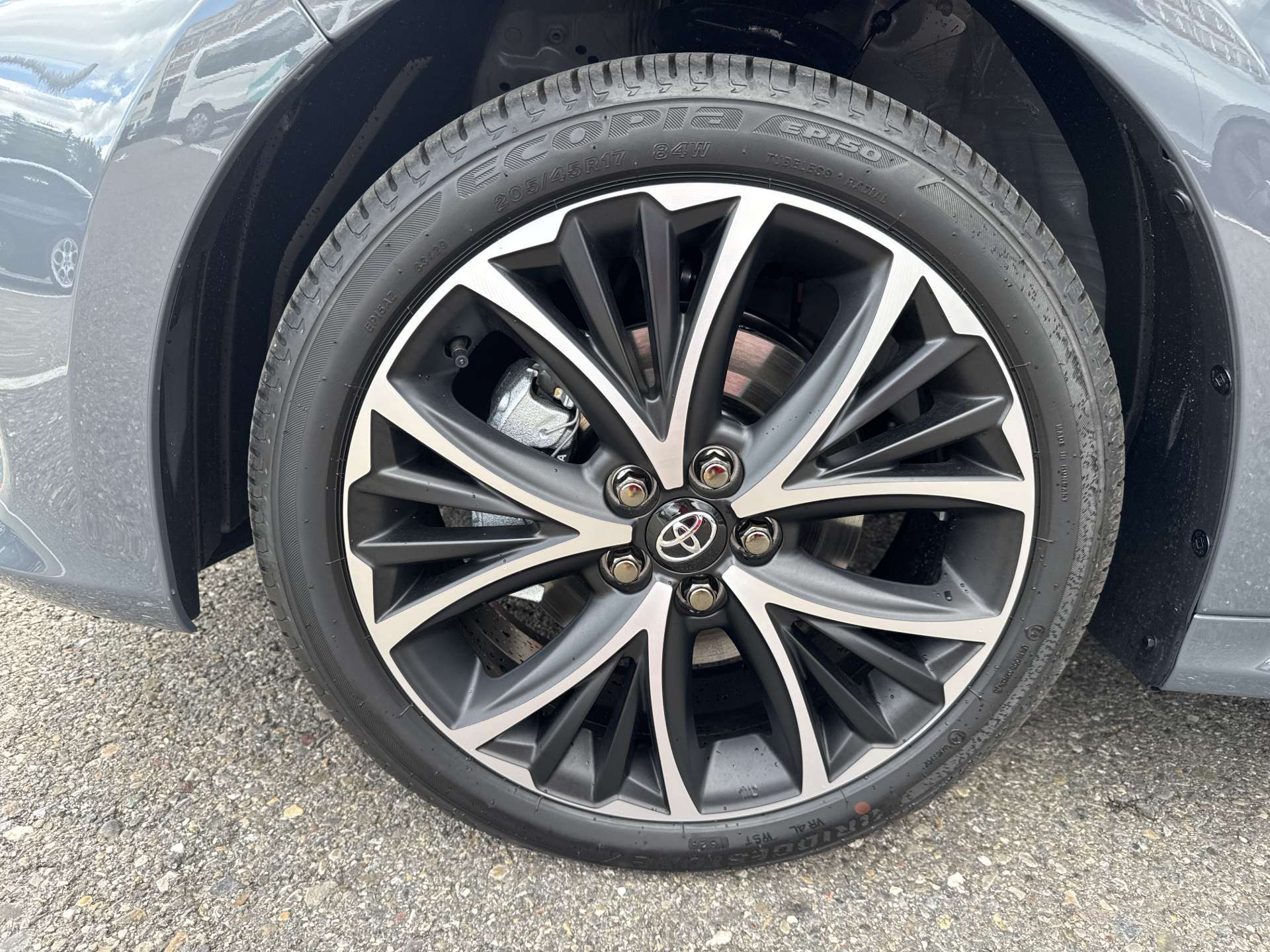 TOYOTA Yaris 1.5 Active Plus+ e-CVT Automat-image-8