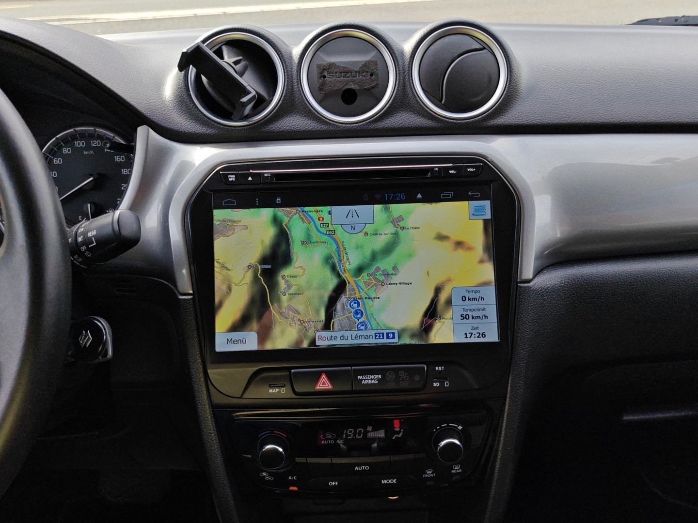 SUZUKI Vitara 1.6 Compact Top Automatic – Attelage, jantes 17", DAB+ [Expertisé + Garantie 12 mois]-image-17