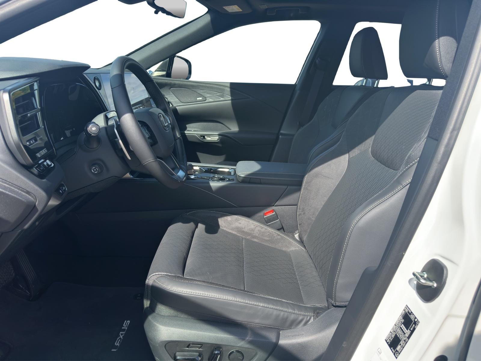 LEXUS RX 450h+ Excellence-image-10
