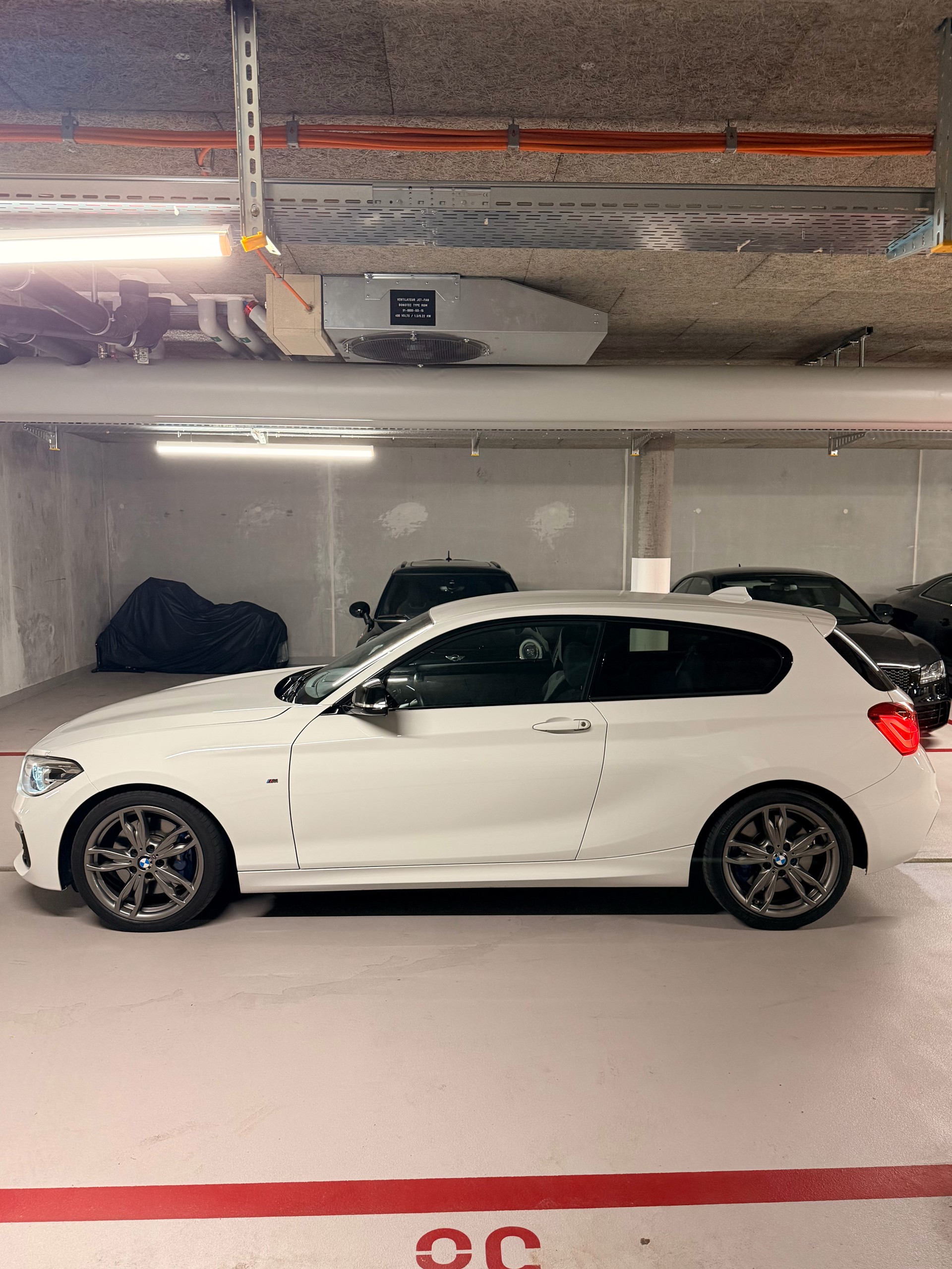 BMW M140i-image-1