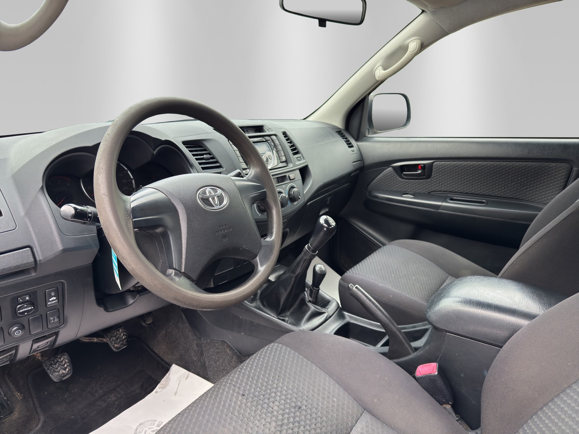 TOYOTA Hilux 2.5D 4WD Double Cab Luna-image-7