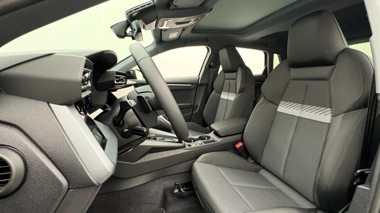 AUDI A3 Sportback TFSI 150 kW quattro S line S tronic-image-4