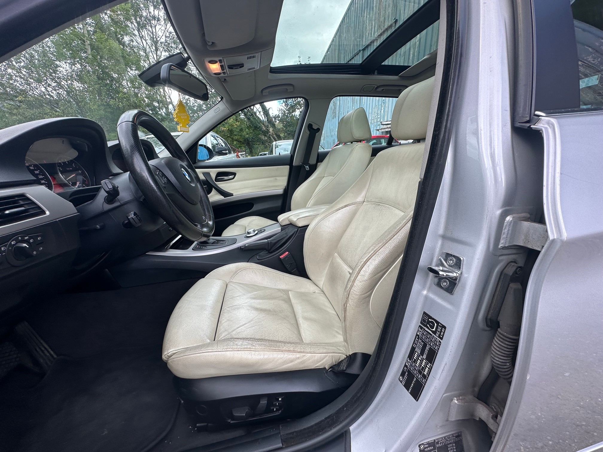 BMW 330xi Touring — slika 13