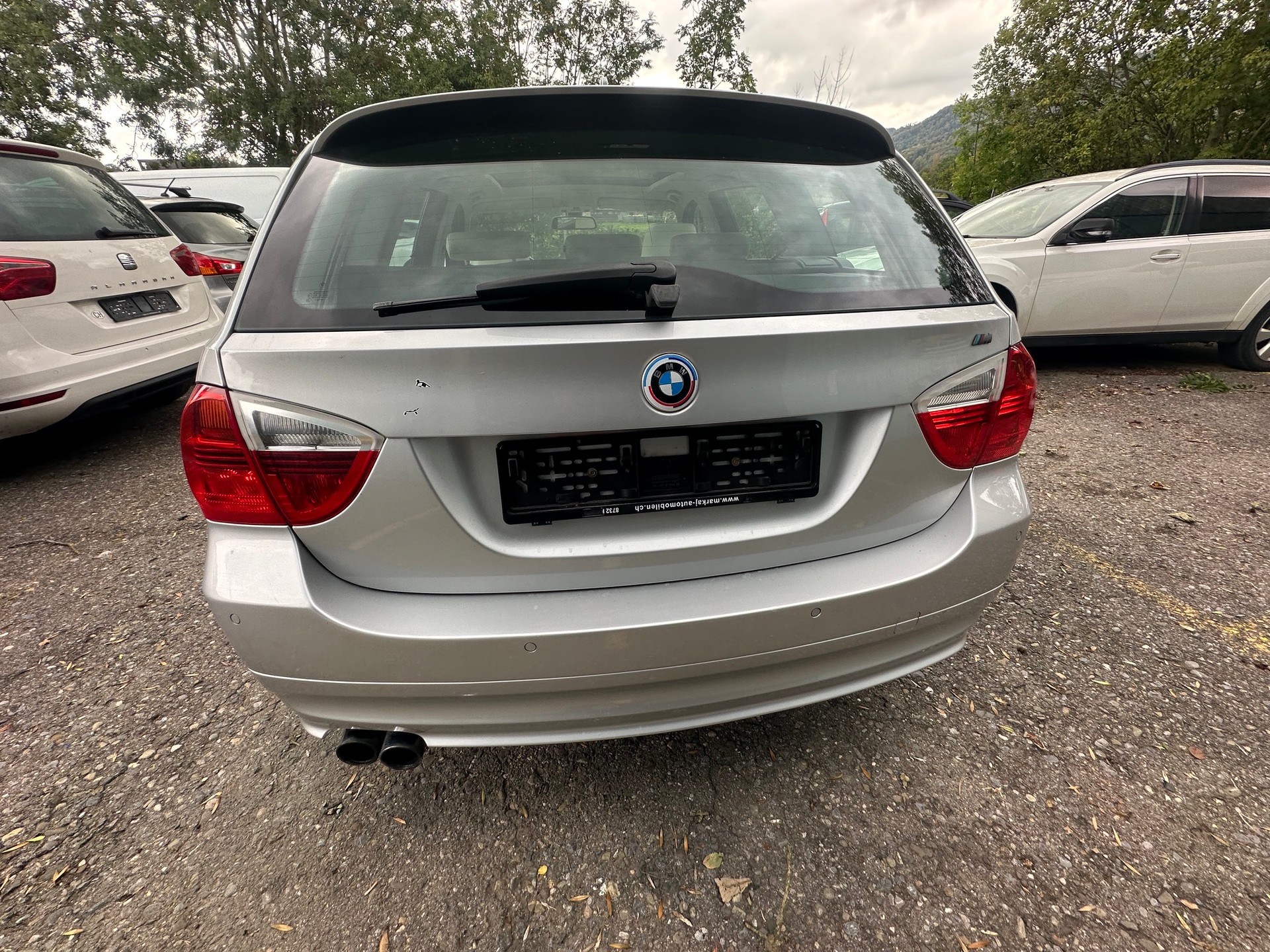 BMW 330xi Touring-image-4