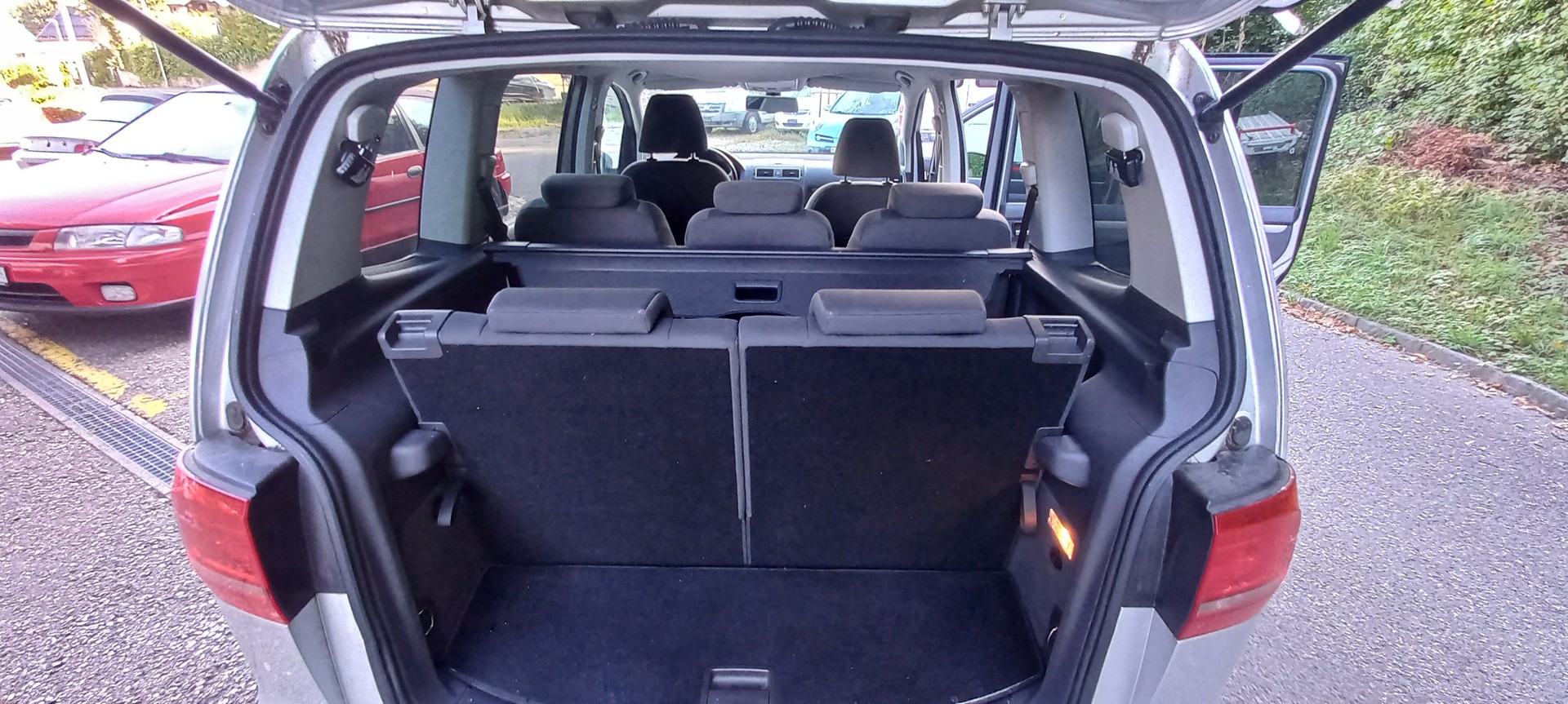 VW Touran 1.4 TSI EcoFuel Comfortline DSG-image-9