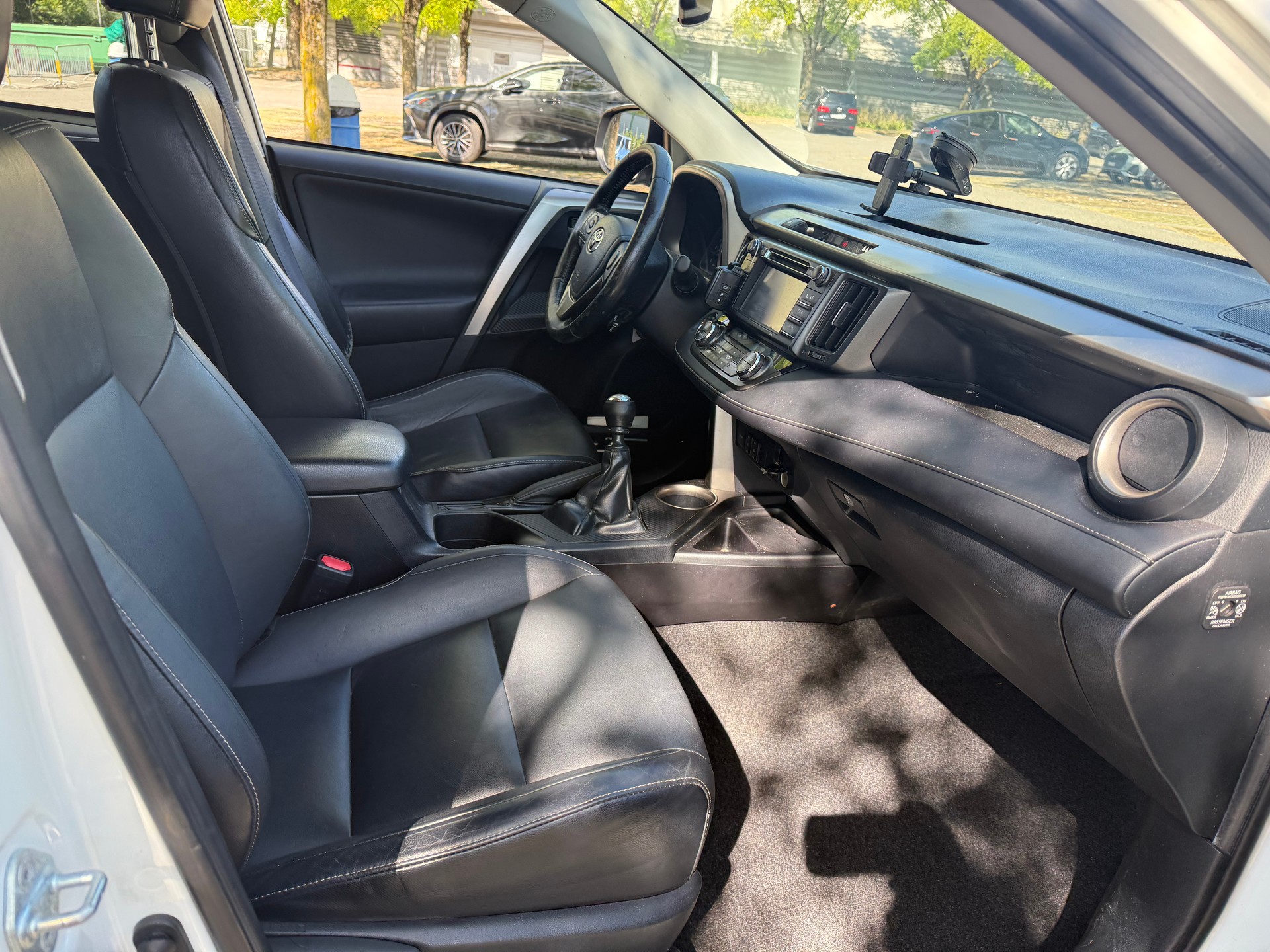 TOYOTA RAV-4 2.2D-CAT Style Multidrive-image-5