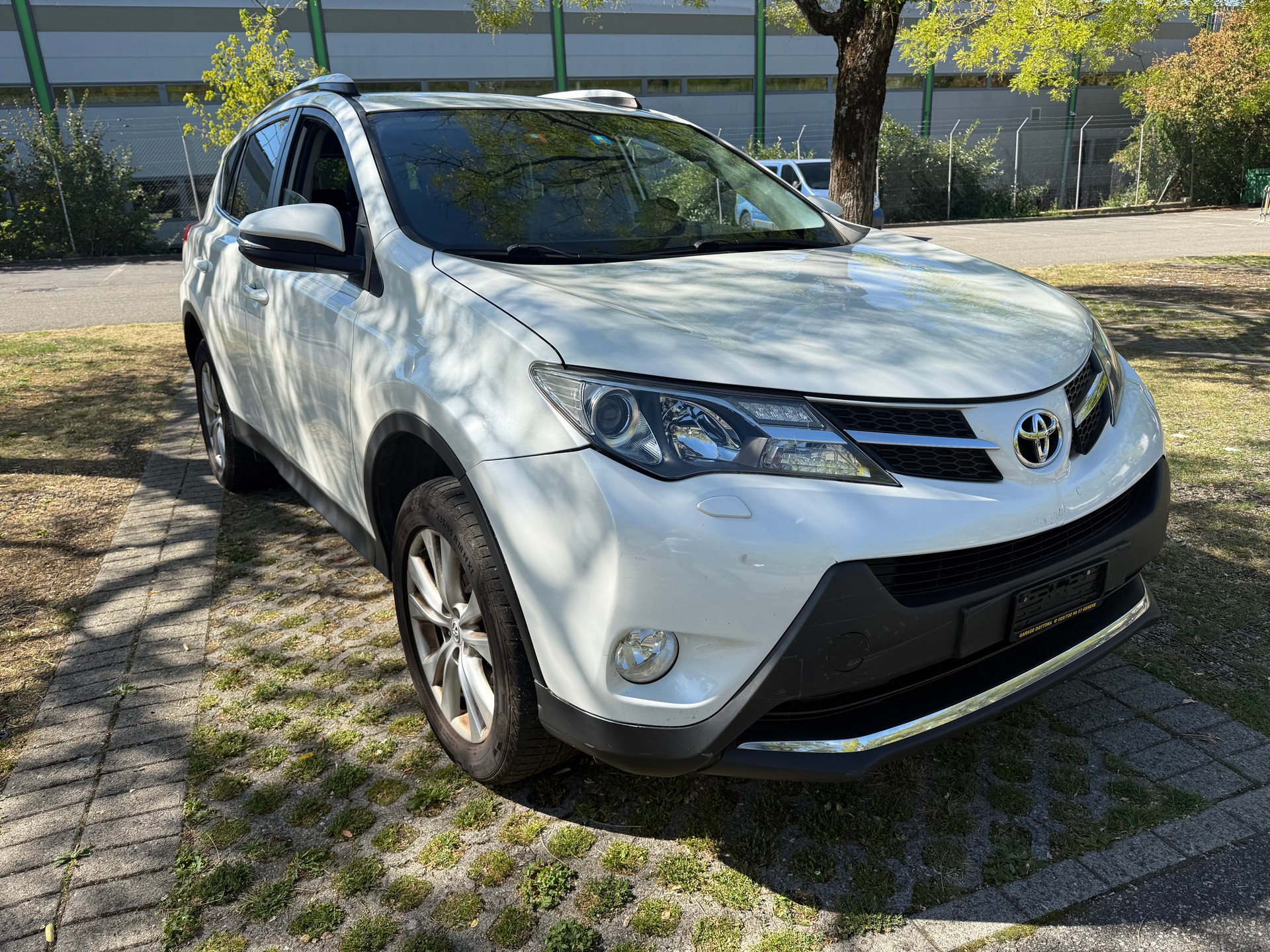 TOYOTA RAV-4 2.2D-CAT Style Multidrive-image-1