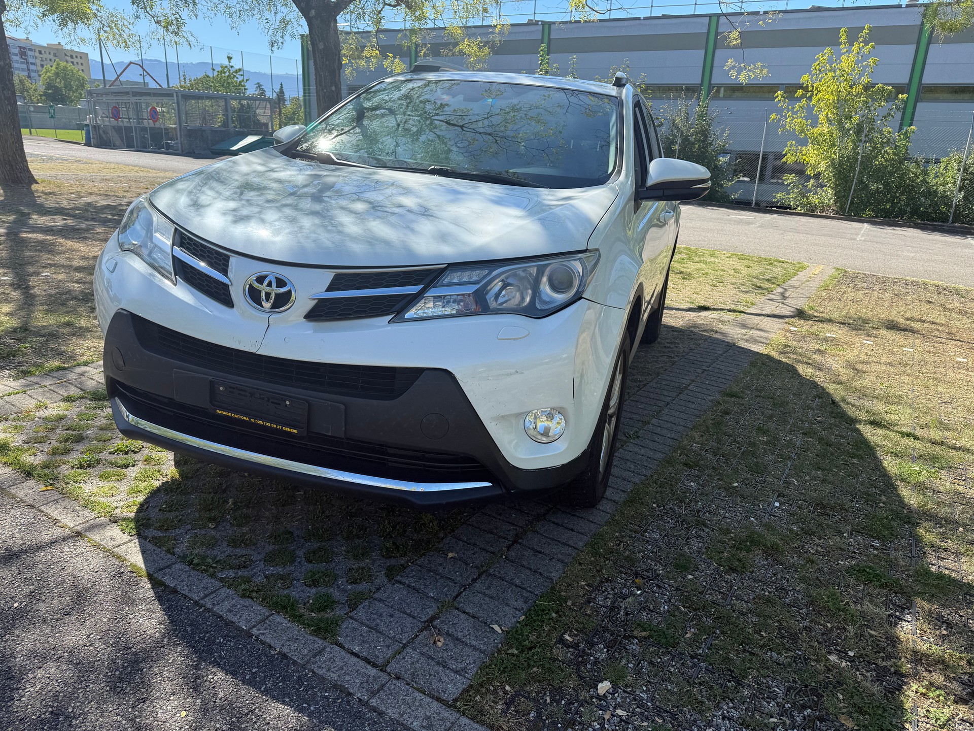 TOYOTA RAV-4 2.2D-CAT Style Multidrive-image-2