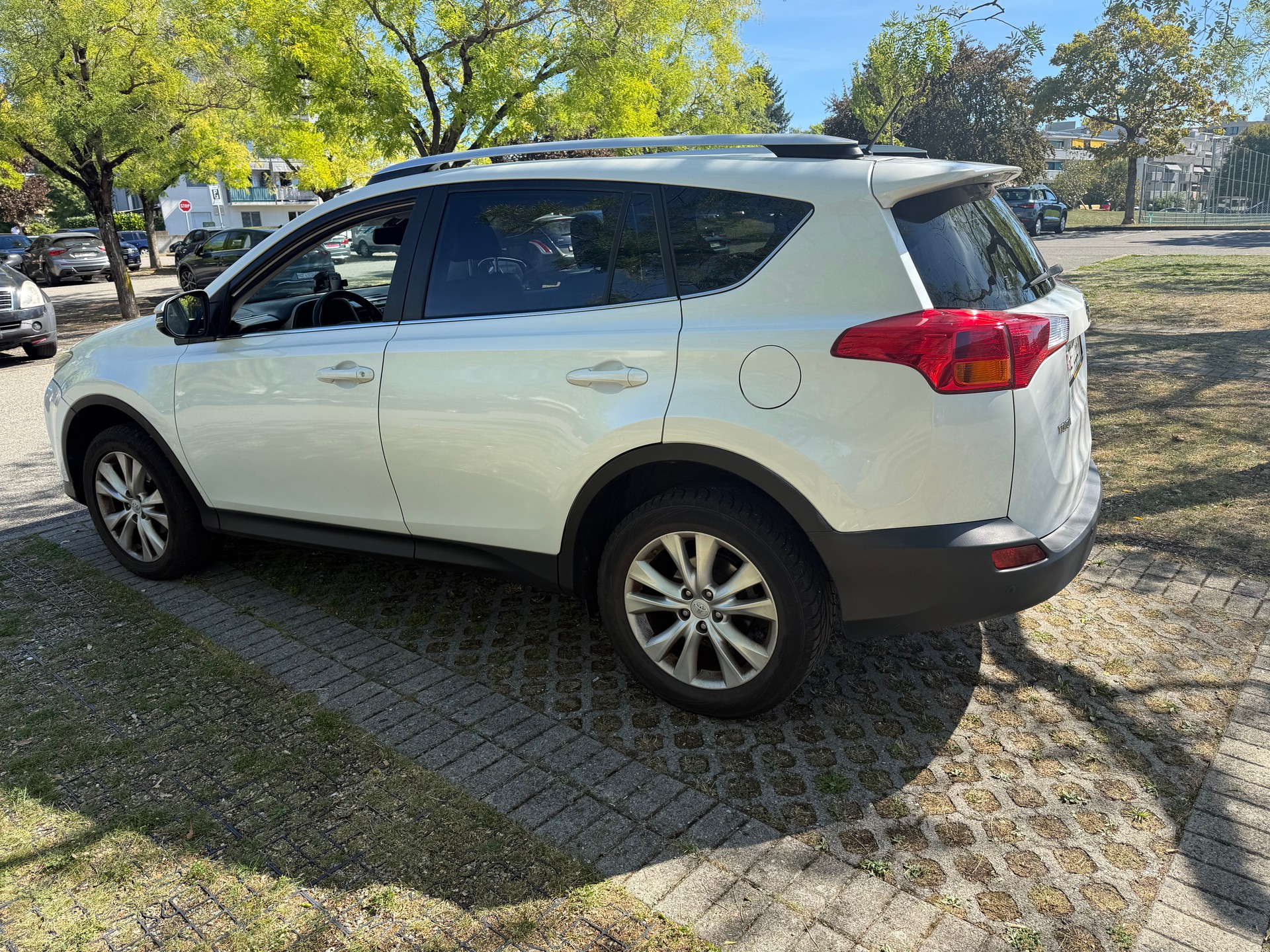 TOYOTA RAV-4 2.2D-CAT Style Multidrive-image-13