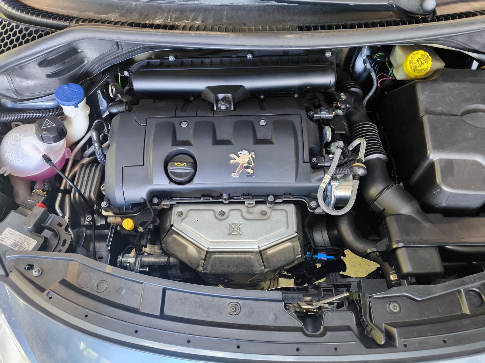 PEUGEOT 207 1.4 16V Trendy-image-6