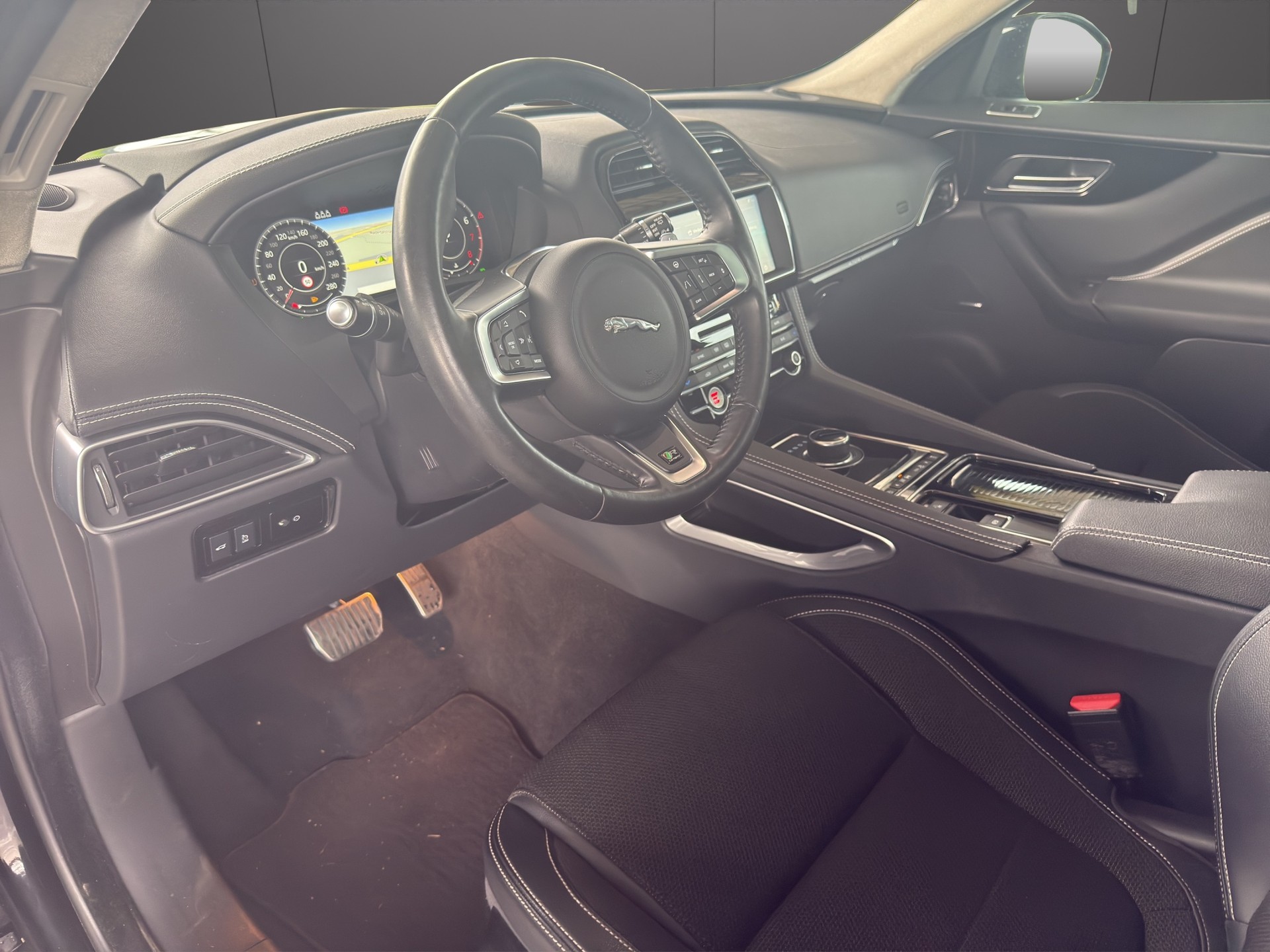 JAGUAR JAGUAR F-Pace 30t R-Sport * BLACK EDITION I TIEF I BREIT I 22 Zoll *-image-10