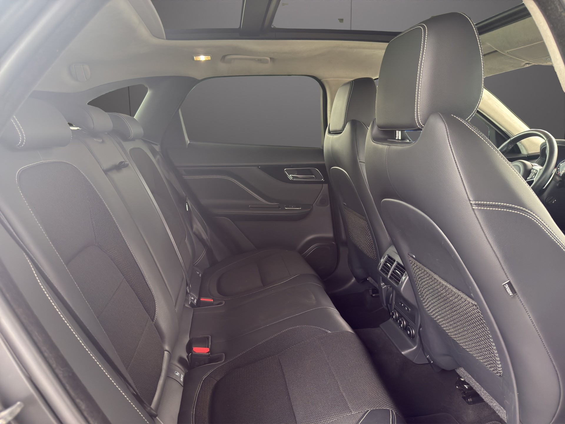 JAGUAR JAGUAR F-Pace 30t R-Sport * BLACK EDITION I TIEF I BREIT I 22 Zoll *-image-14