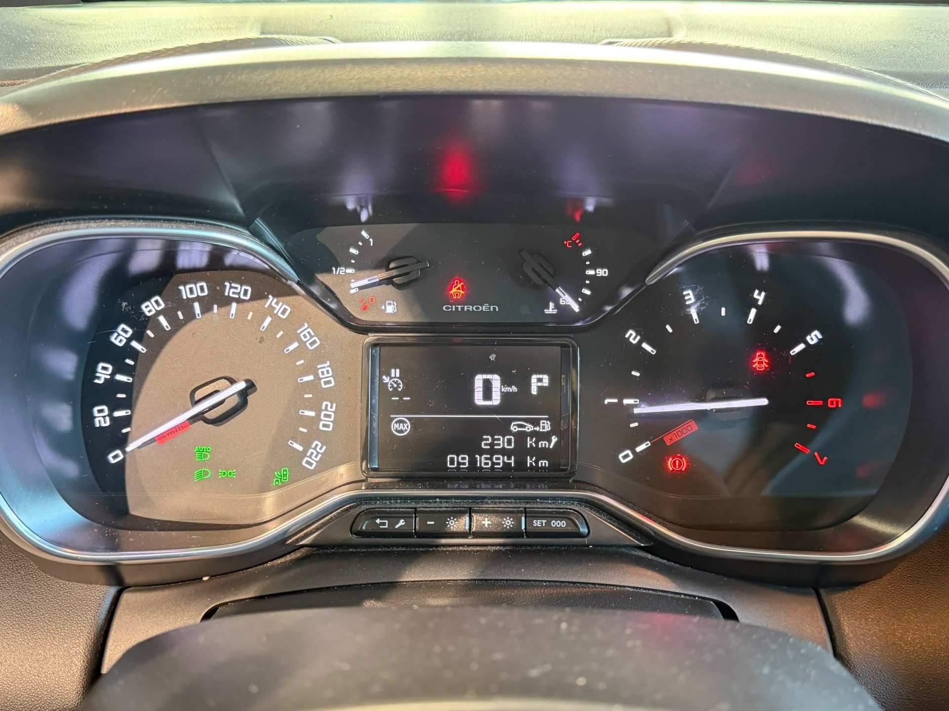 CITROEN C3 Aircross 1.5 BlueHD Shine EAT-image-13