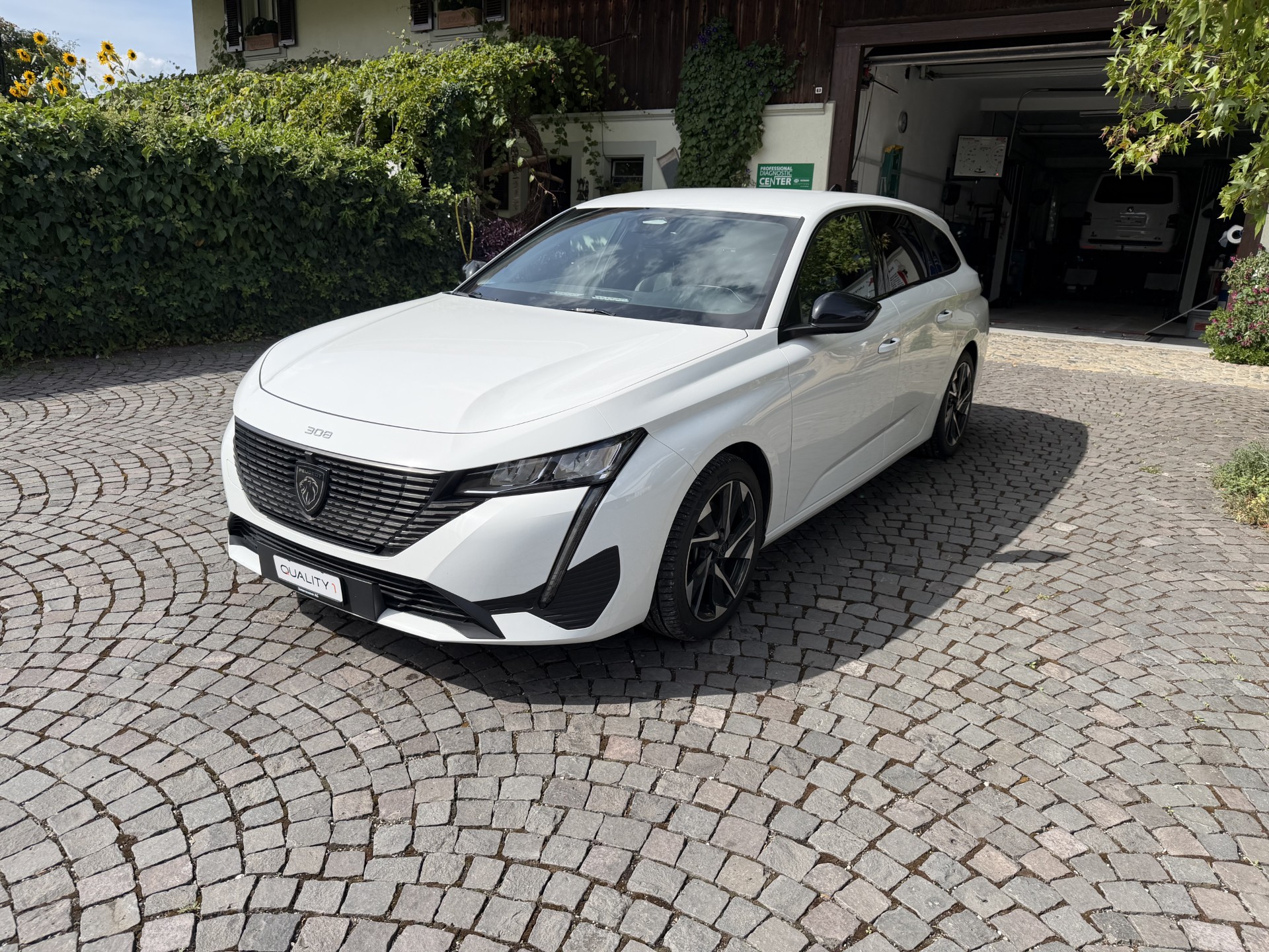PEUGEOT 308 SW 1.5 BlueHDI Allure Pack EAT8-image-0