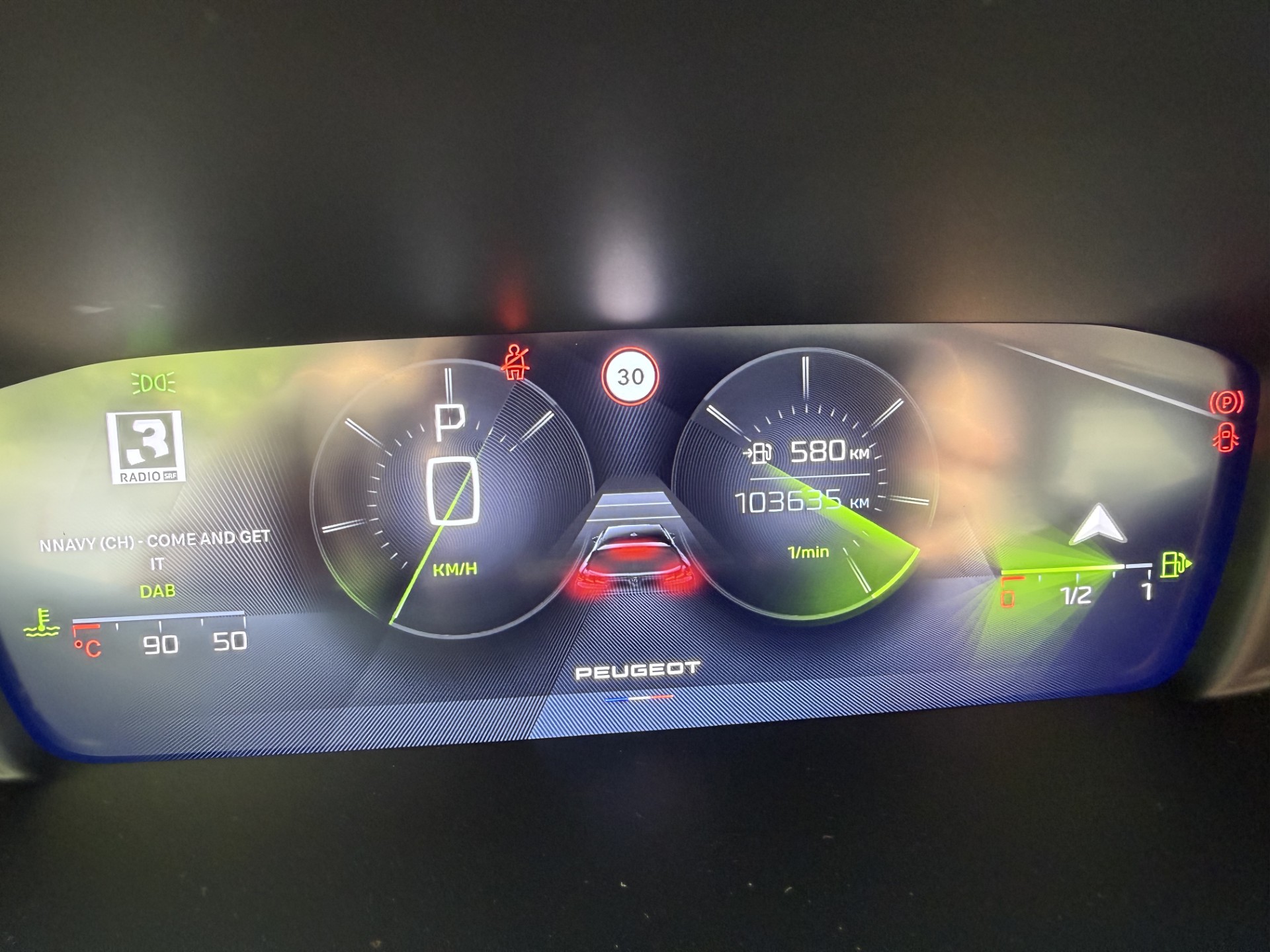 PEUGEOT 308 SW 1.5 BlueHDI Allure Pack EAT8-image-15