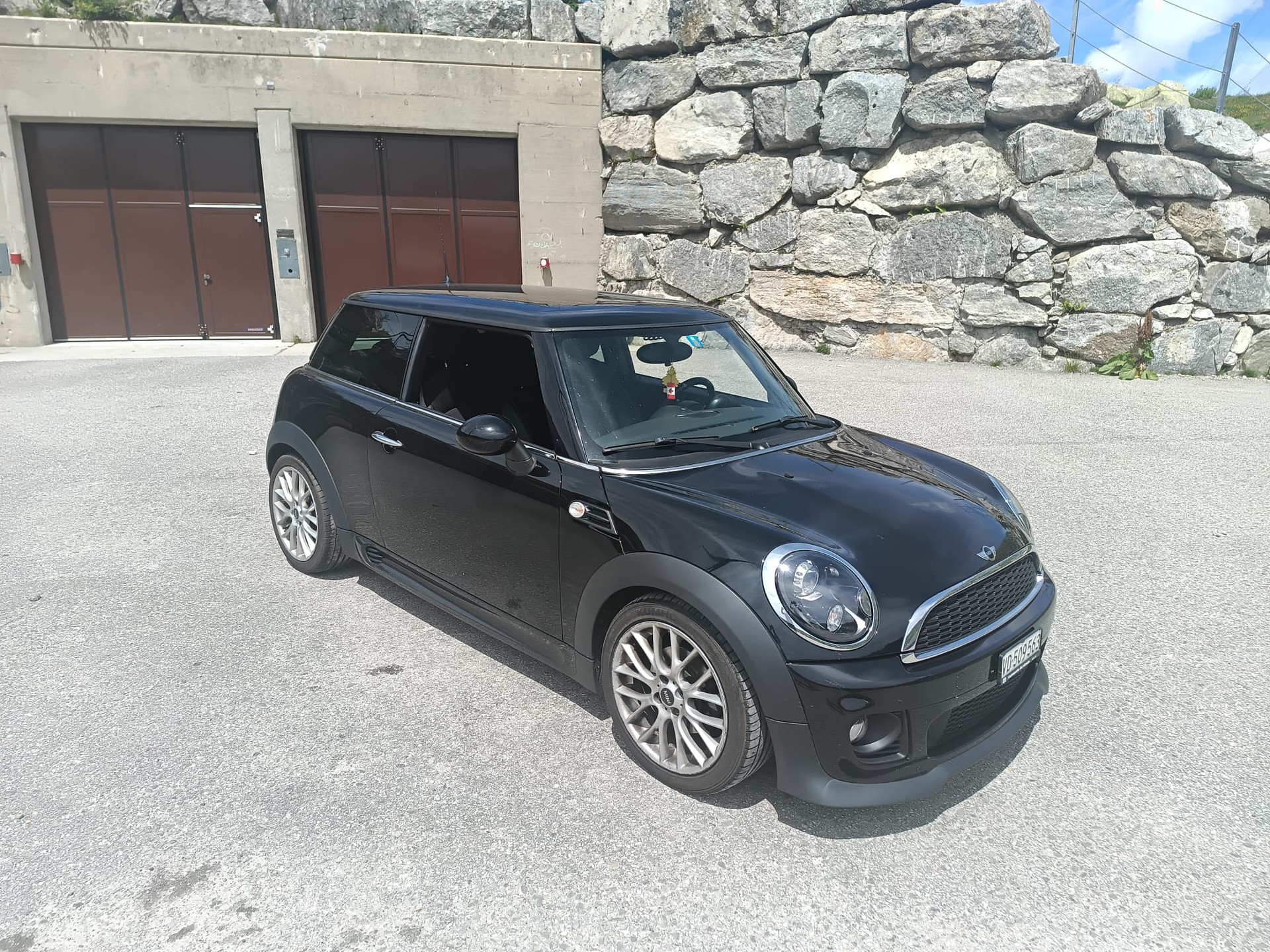 MINI 1.6i Cooper-image-4