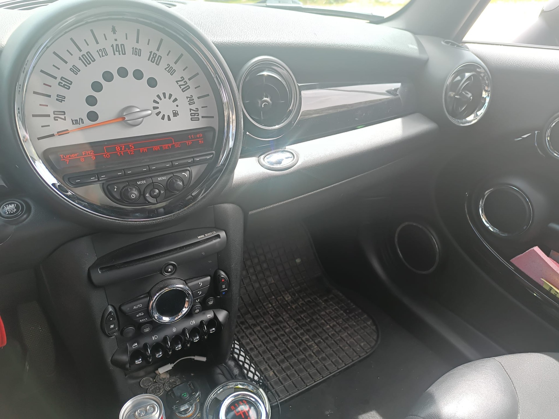 MINI 1.6i Cooper-image-0