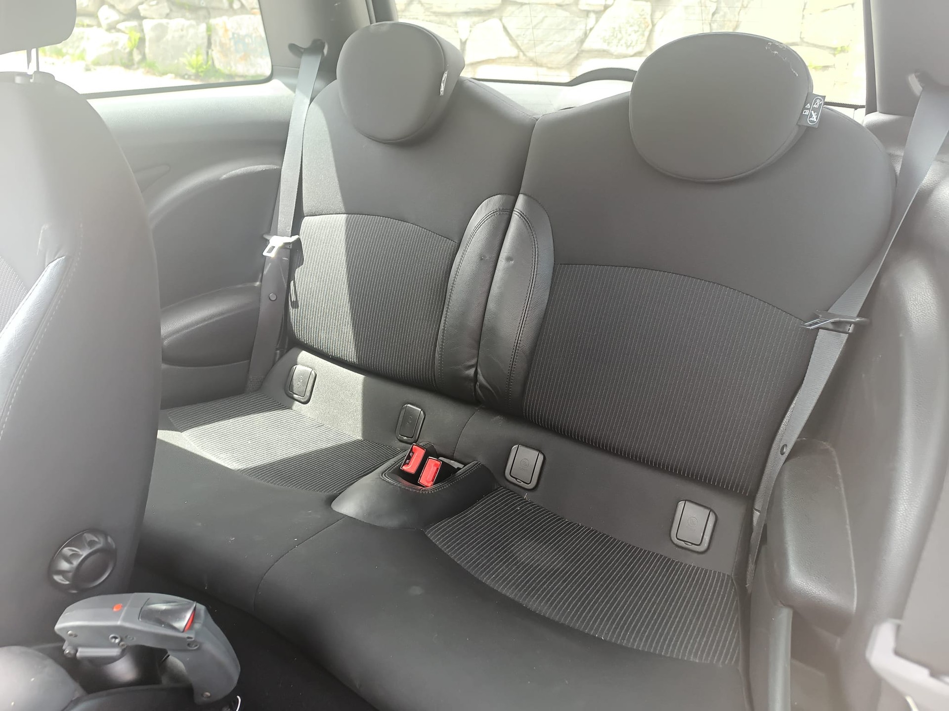 MINI 1.6i Cooper-image-6