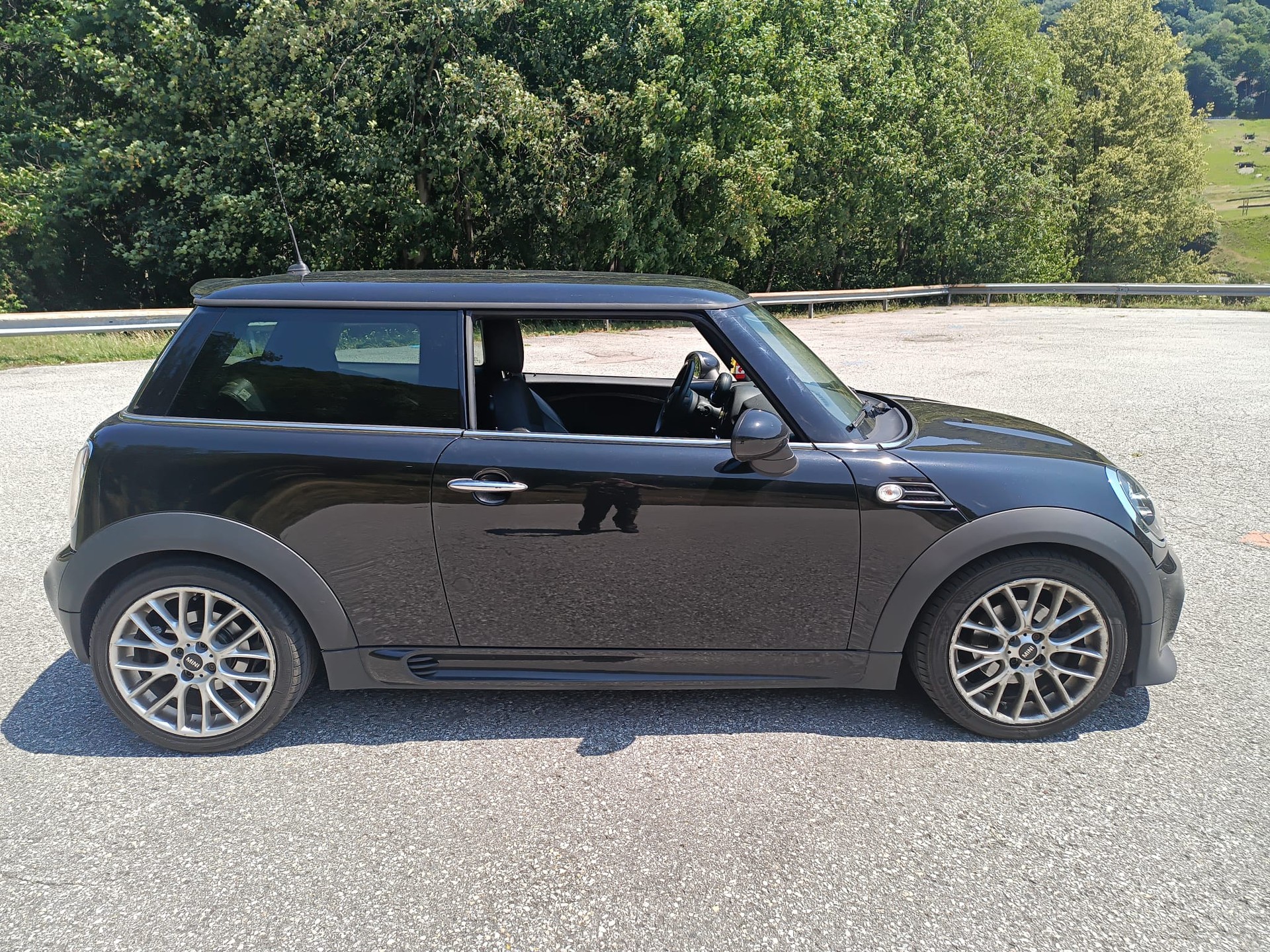 MINI 1.6i Cooper-image-7