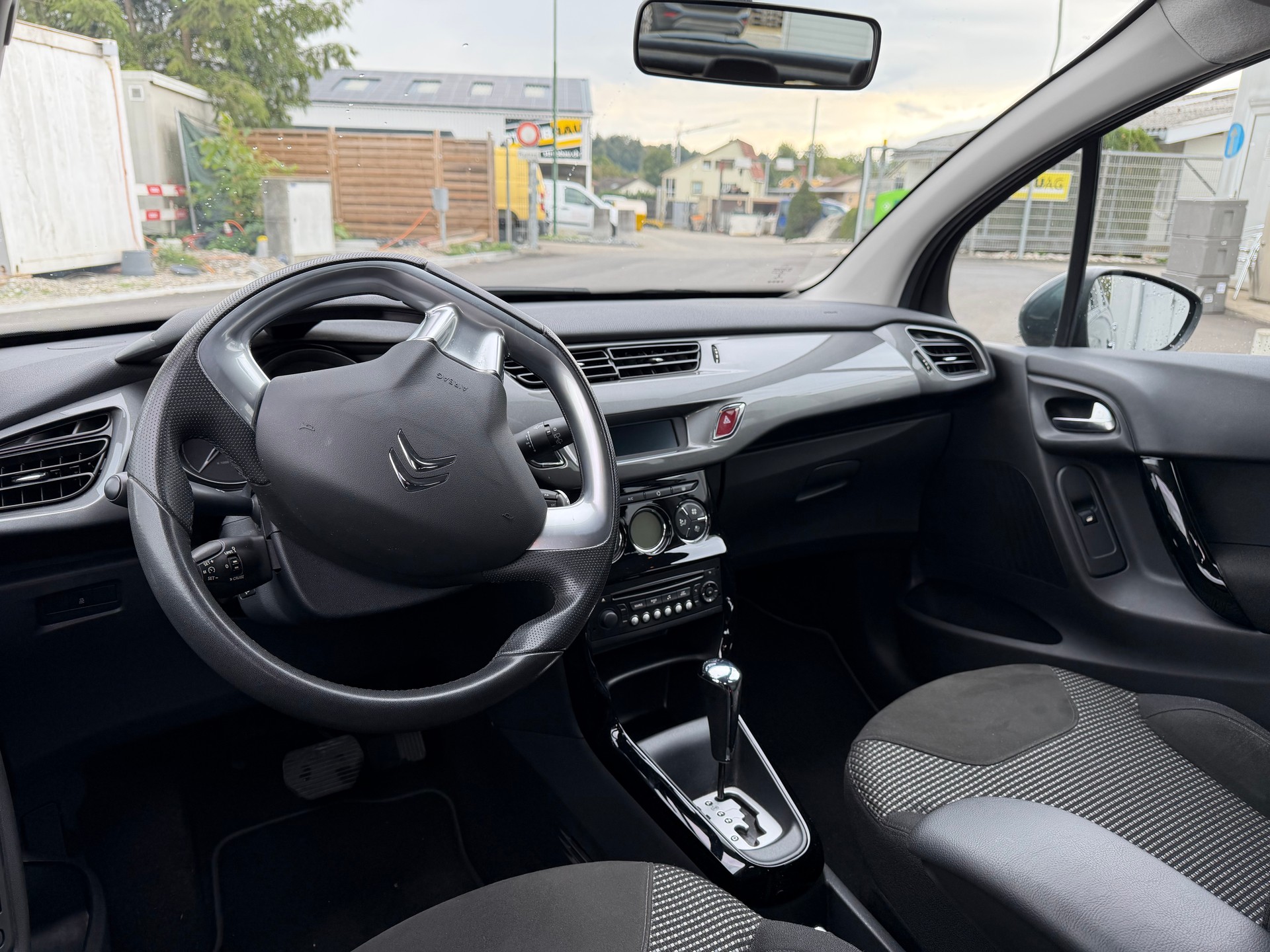 CITROEN C3 1.6i 16V Exclusive Automatic-image-11