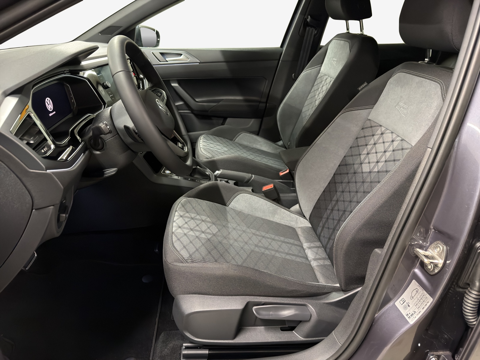 VW Polo 1.0 TSI R-Line DSG-image-7