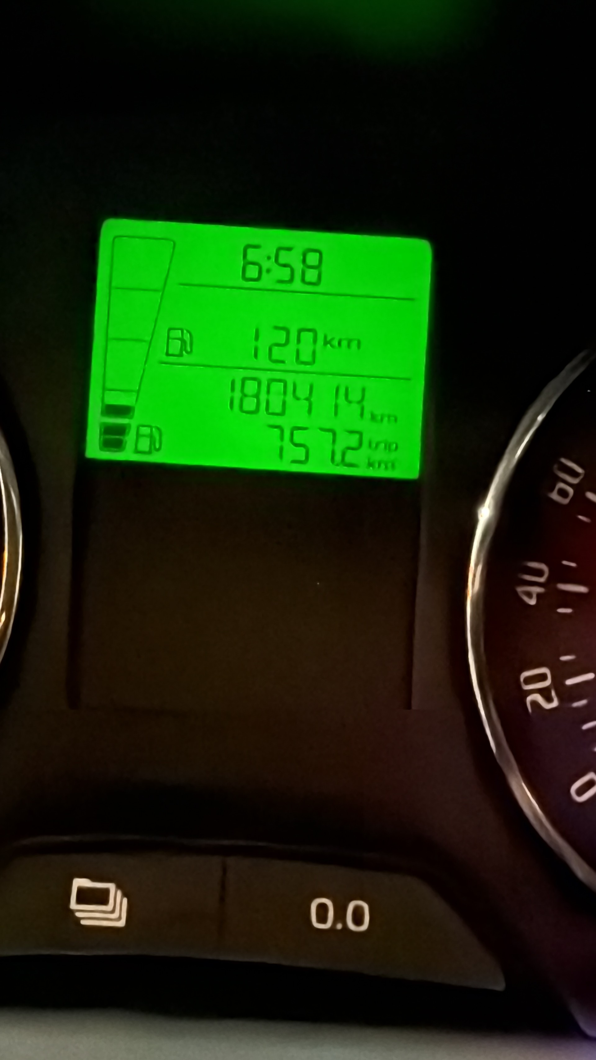 SKODA Fabia 1.2 TSI Fresh-image-4