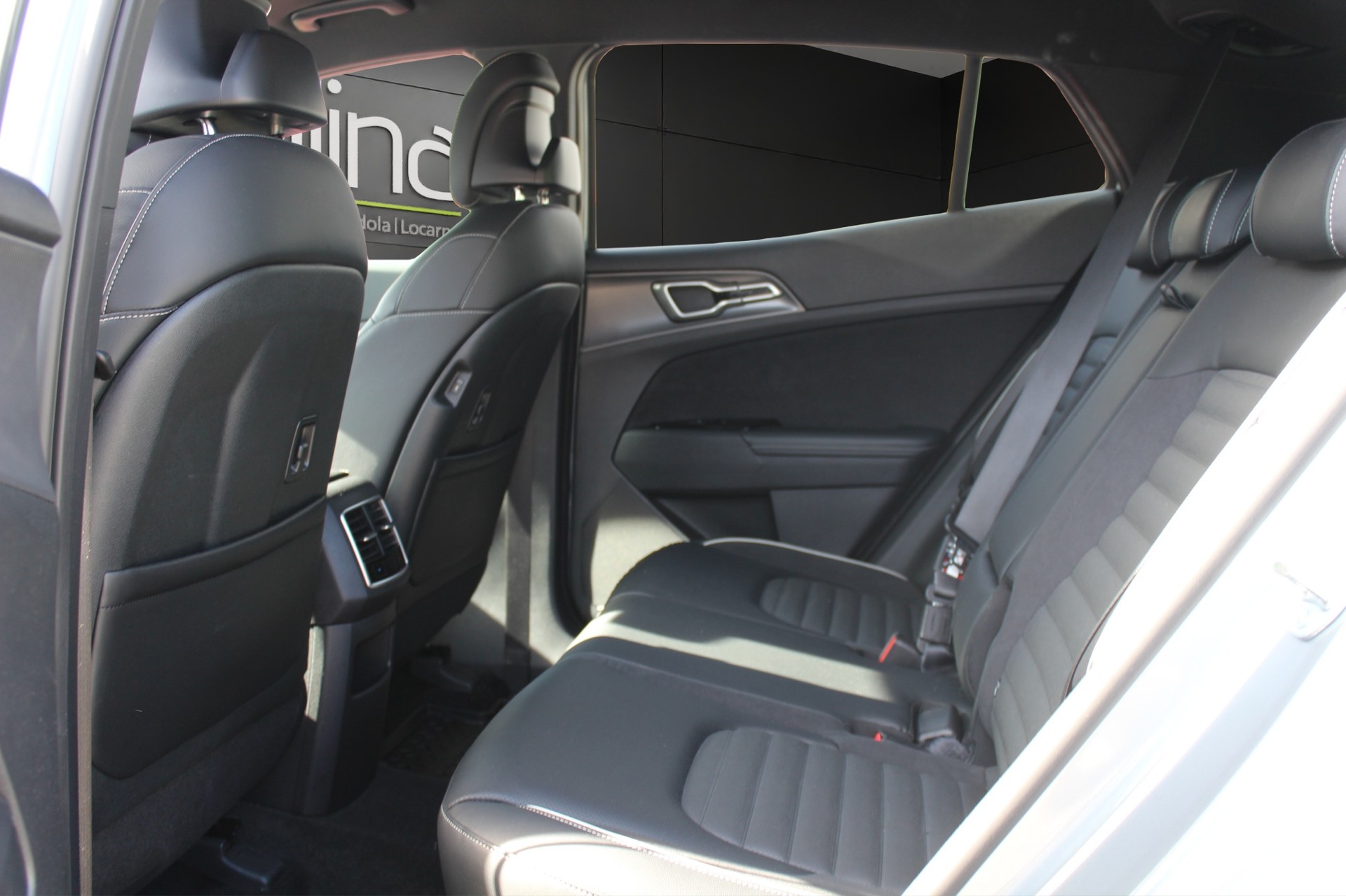 KIA Sportage 1.6 T-GDi GT-Line-image-11