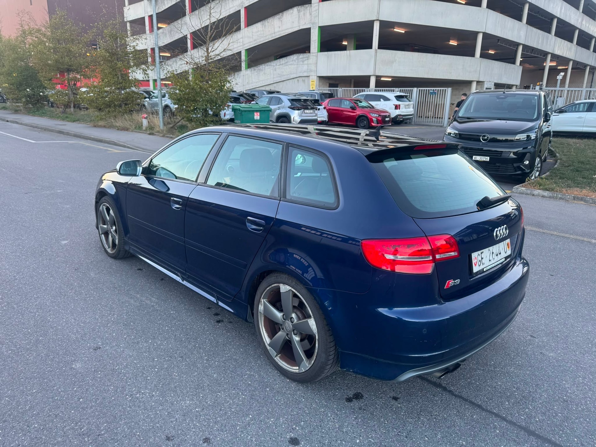 AUDI S3 Sportback 2.0 TFSI quattro-image-2