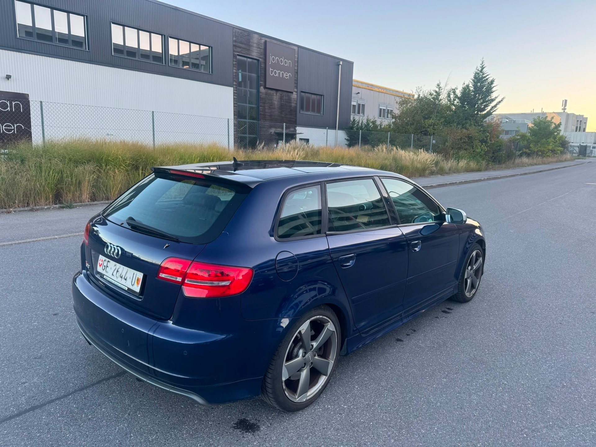 AUDI S3 Sportback 2.0 TFSI quattro-image-4