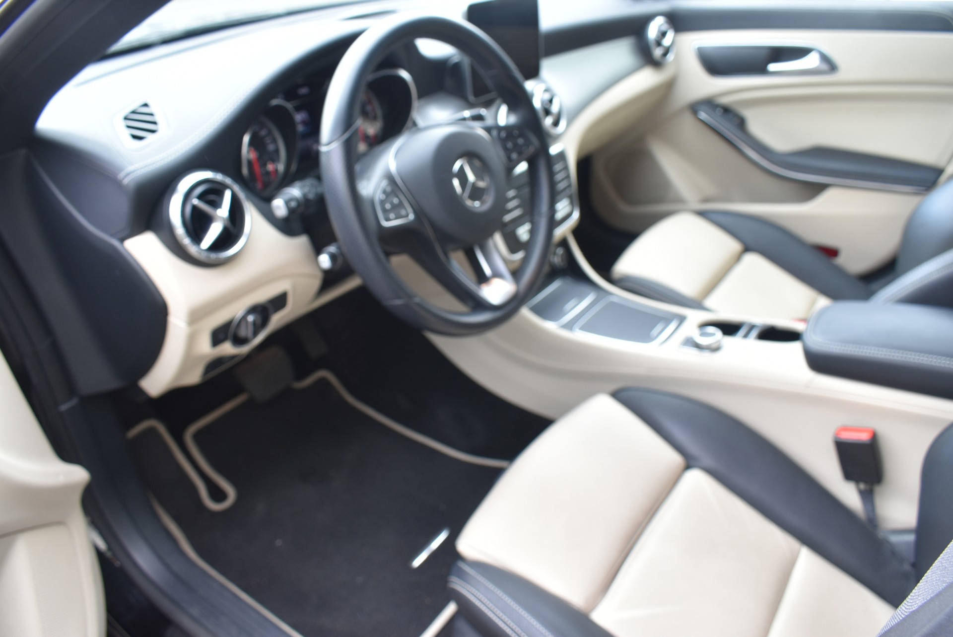 MERCEDES-BENZ CLA Shooting Brake 200 Night Star 7G-DCT-image-1