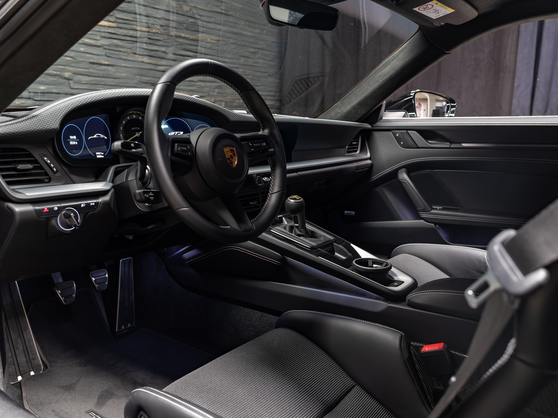 PORSCHE 911 GT3 Touring-image-17