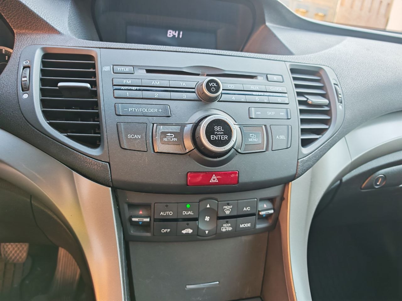 HONDA Accord Tourer 2.0i 16V Elegance-image-8