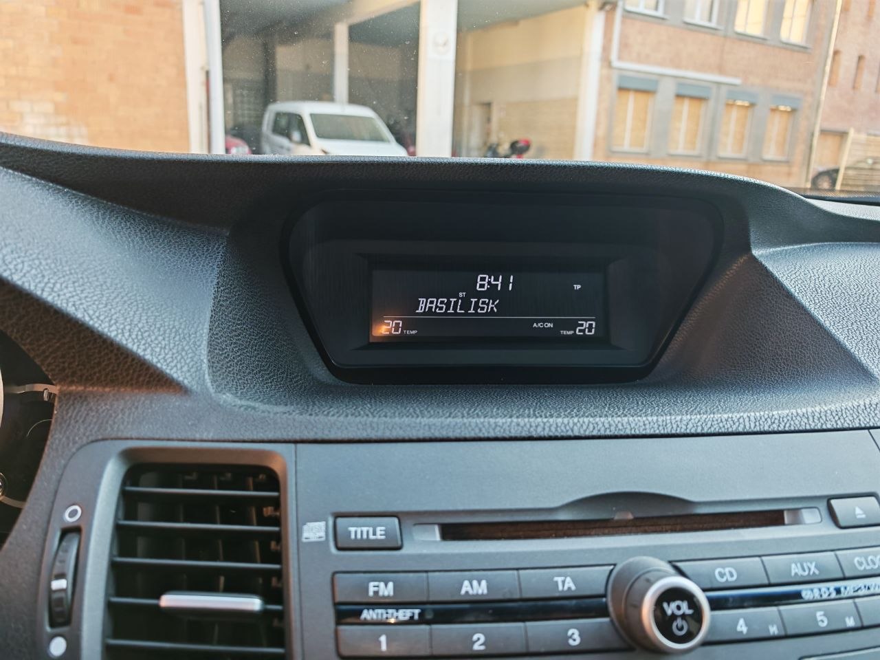 HONDA Accord Tourer 2.0i 16V Elegance-image-14