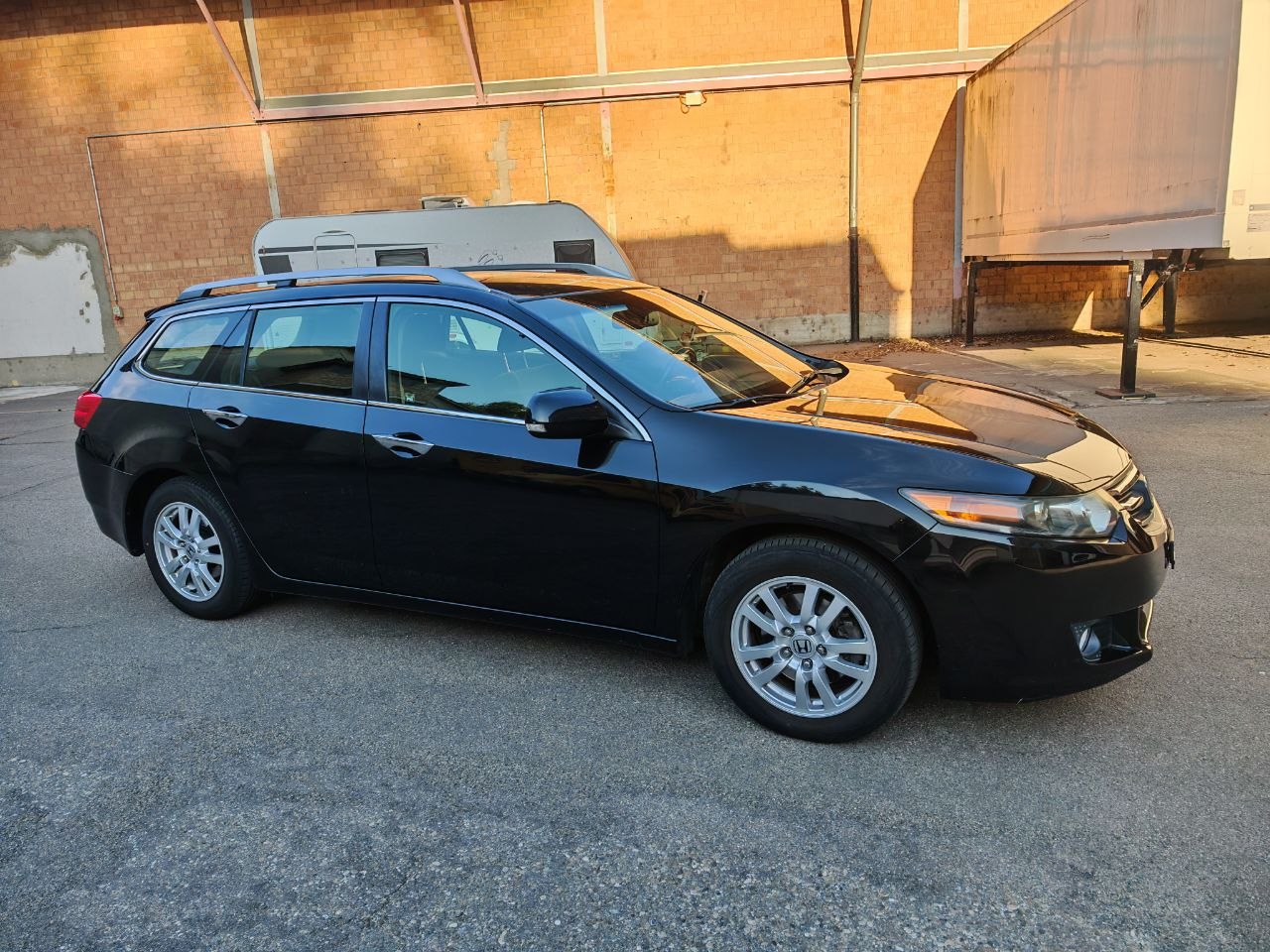 HONDA Accord Tourer 2.0i 16V Elegance-image-2