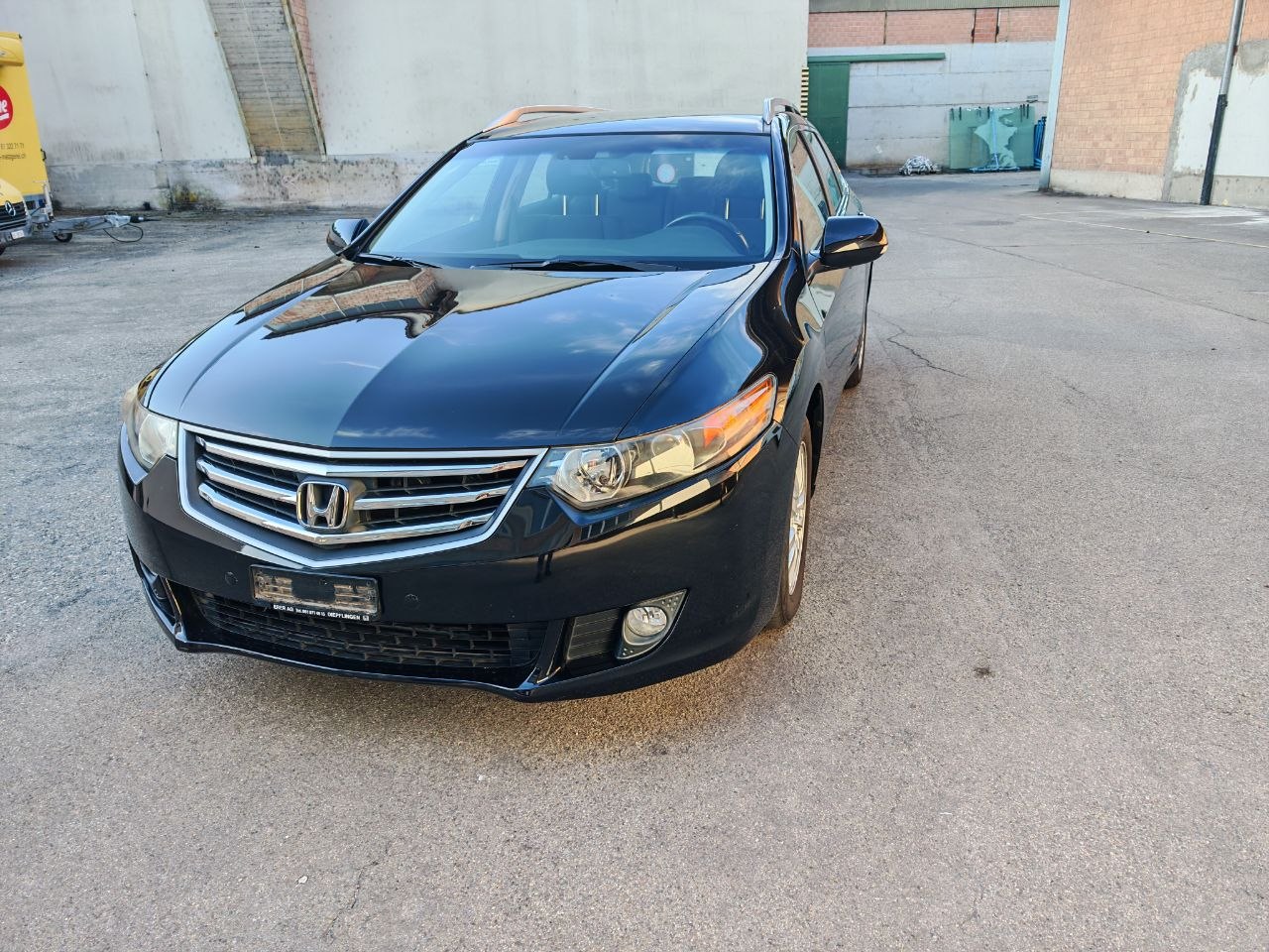 HONDA Accord Tourer 2.0i 16V Elegance-image-1