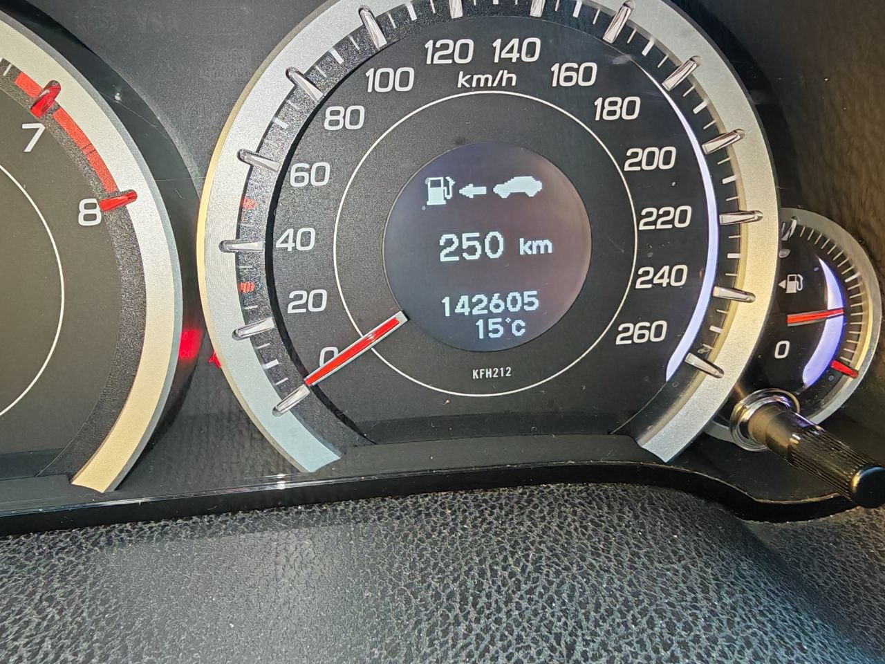 HONDA Accord Tourer 2.0i 16V Elegance-image-7