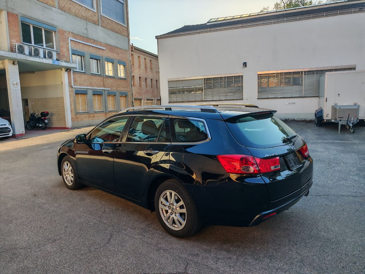HONDA Accord Tourer 2.0i 16V Elegance-image-5